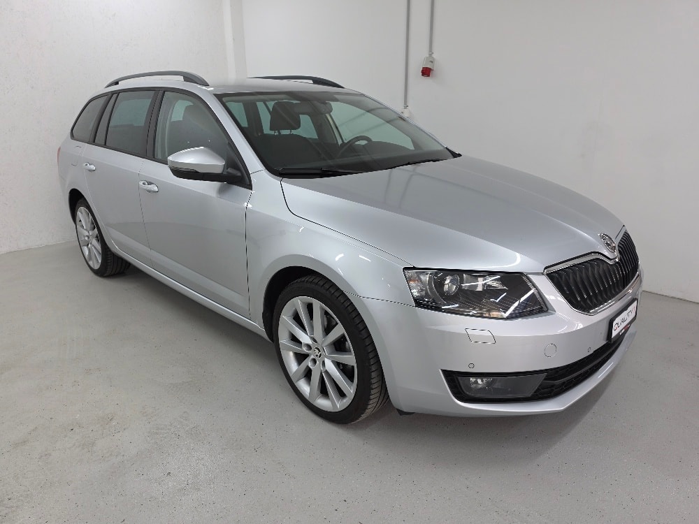 SKODA Octavia Combi 2.0 TDI Elegance DSG