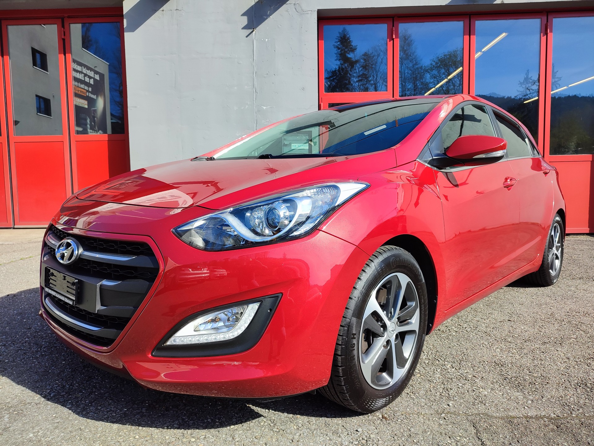 HYUNDAI i30 1.6 CRDi 136 PS Amplia Automatic DCT-image-0