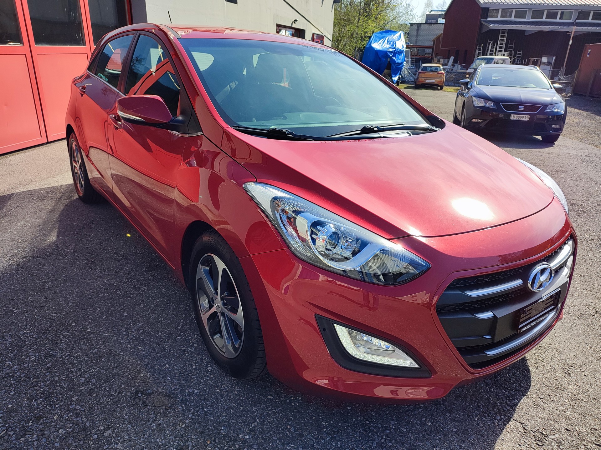 HYUNDAI i30 1.6 CRDi 136 PS Amplia Automatic DCT-image-2