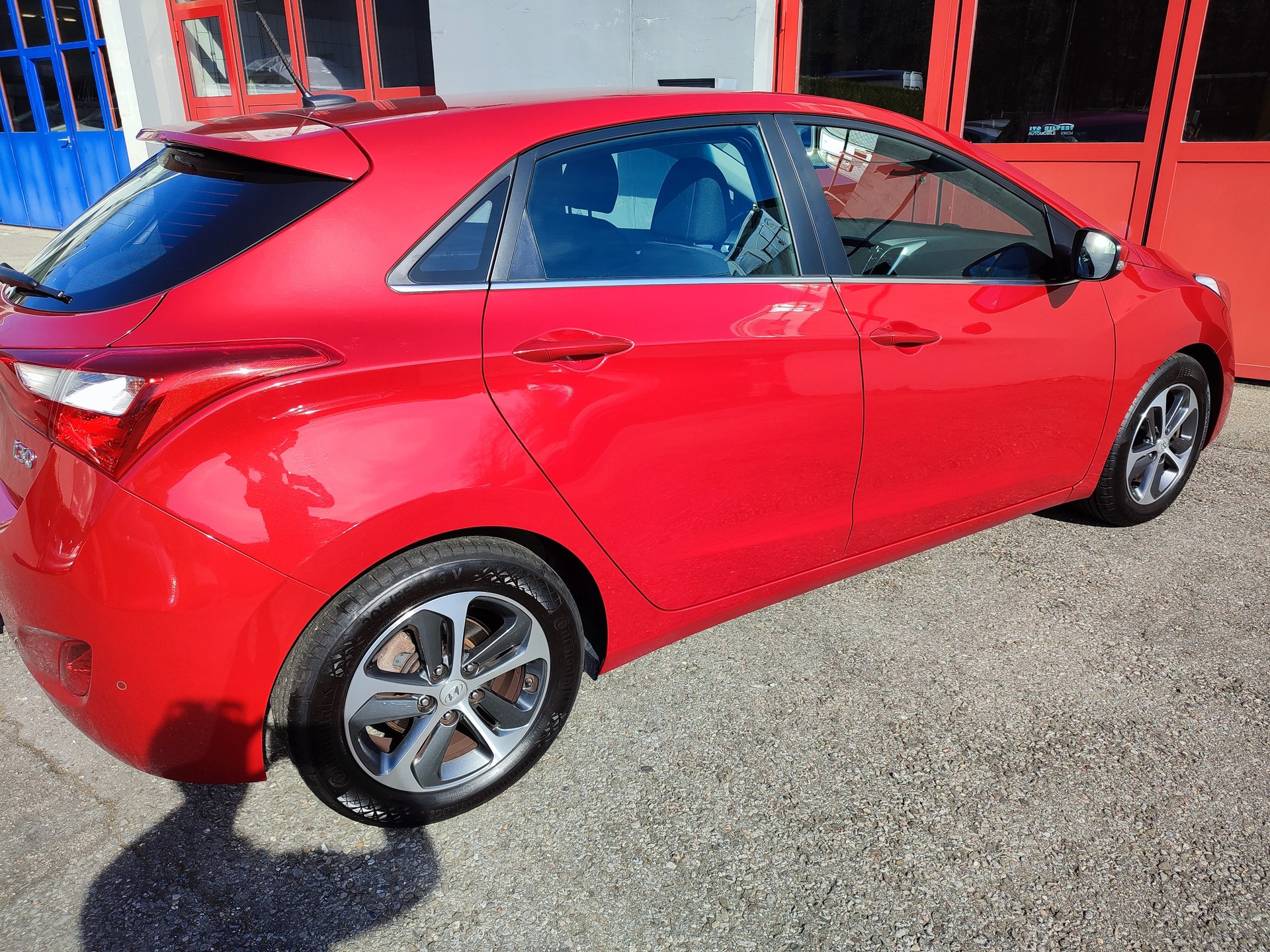 HYUNDAI i30 1.6 CRDi 136 PS Amplia Automatic DCT-image-5