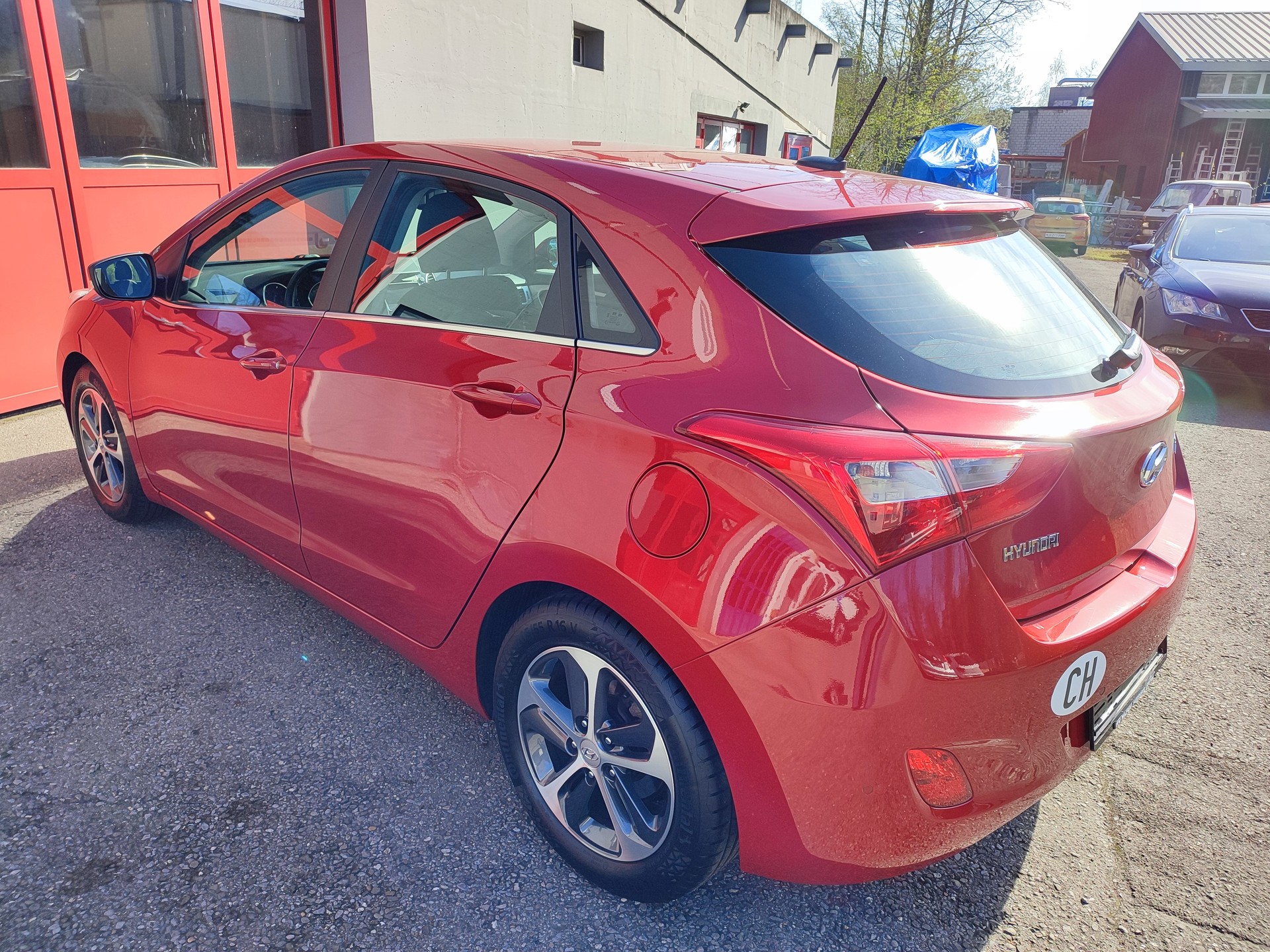 HYUNDAI i30 1.6 CRDi 136 PS Amplia Automatic DCT-image-3