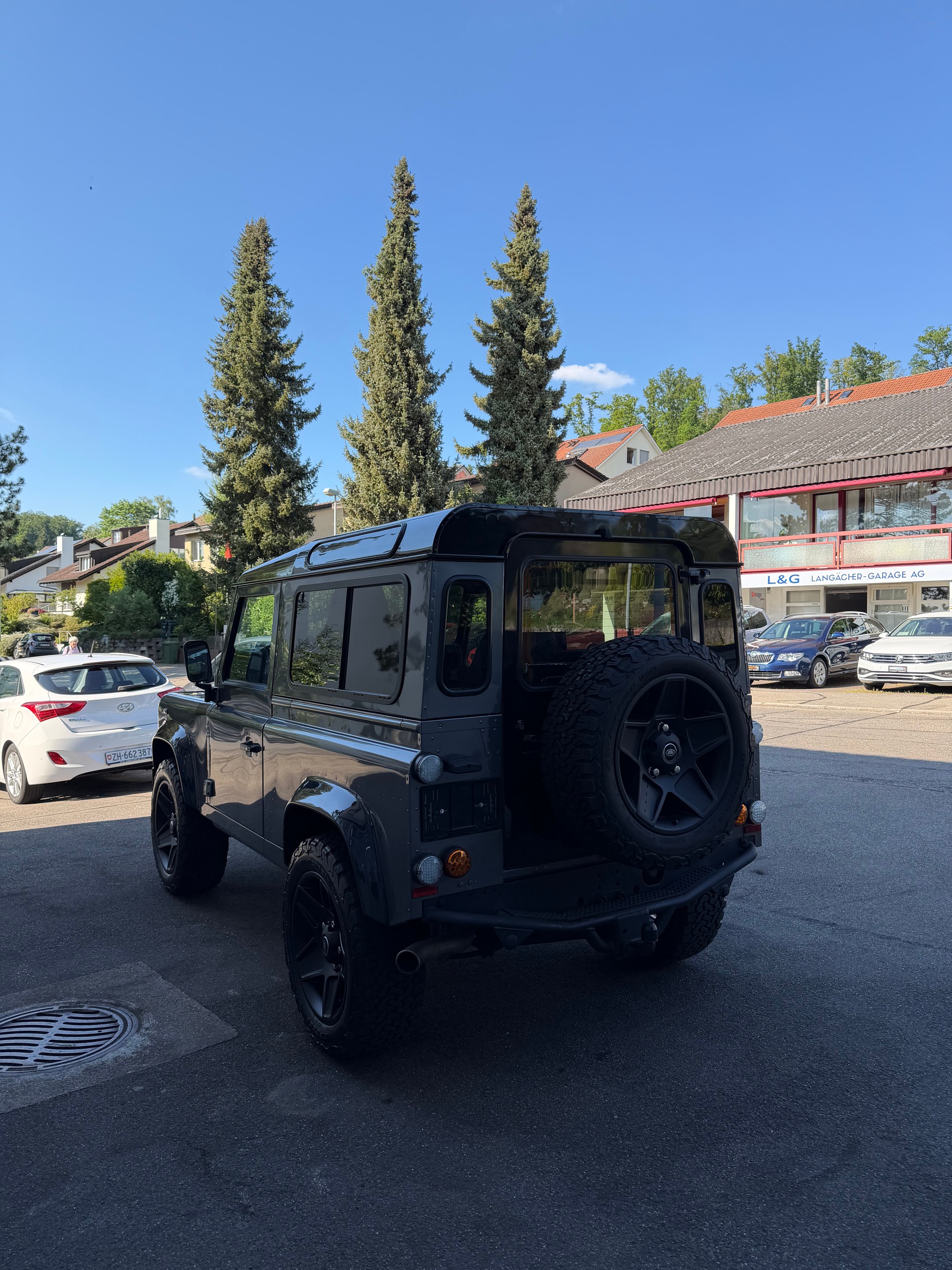 LAND ROVER Defender 90 2.2 TD4 Station Wagon Adventure-image-3