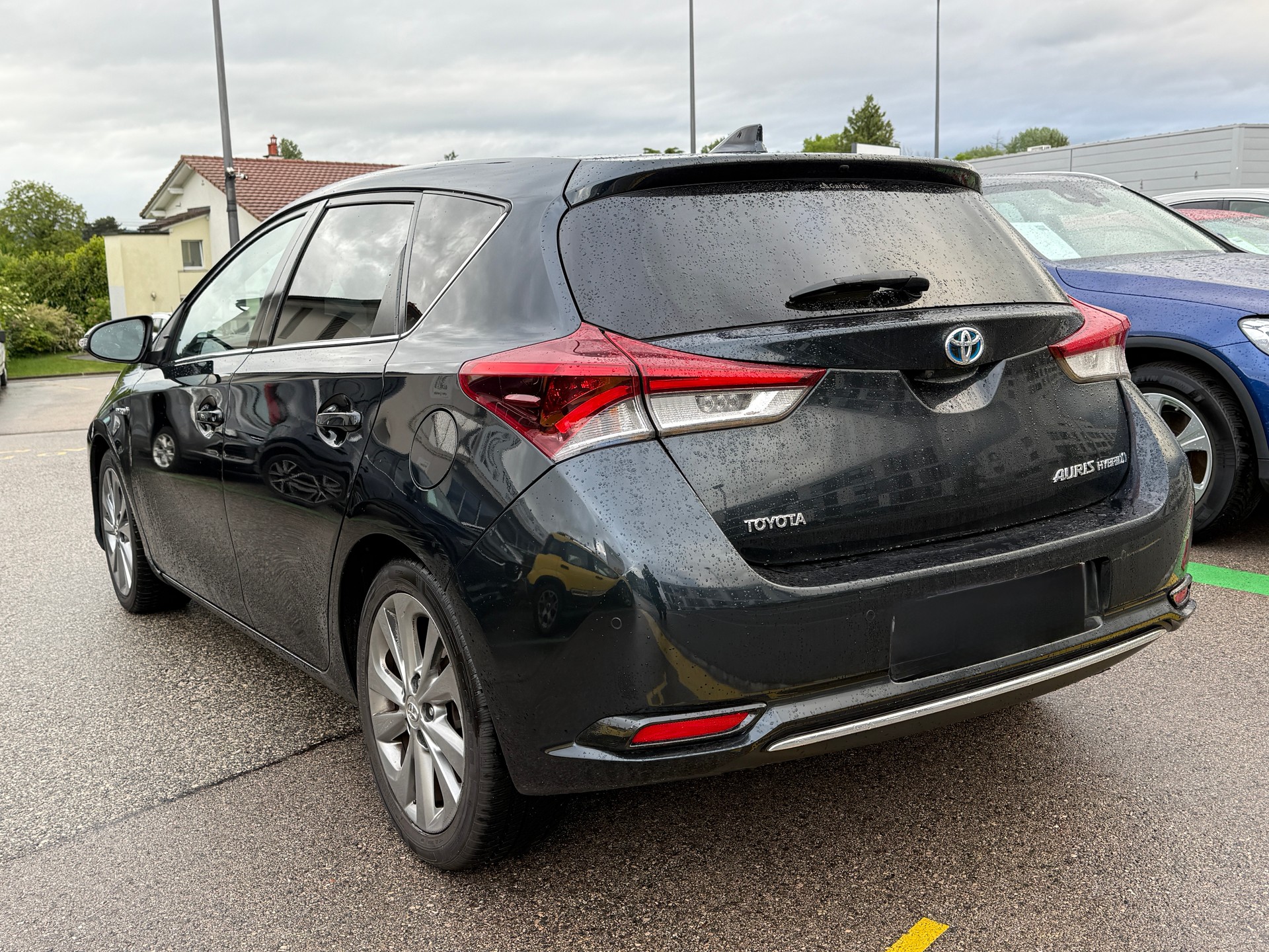 TOYOTA Auris 1.8 HSD Sol e-CVT-image-5