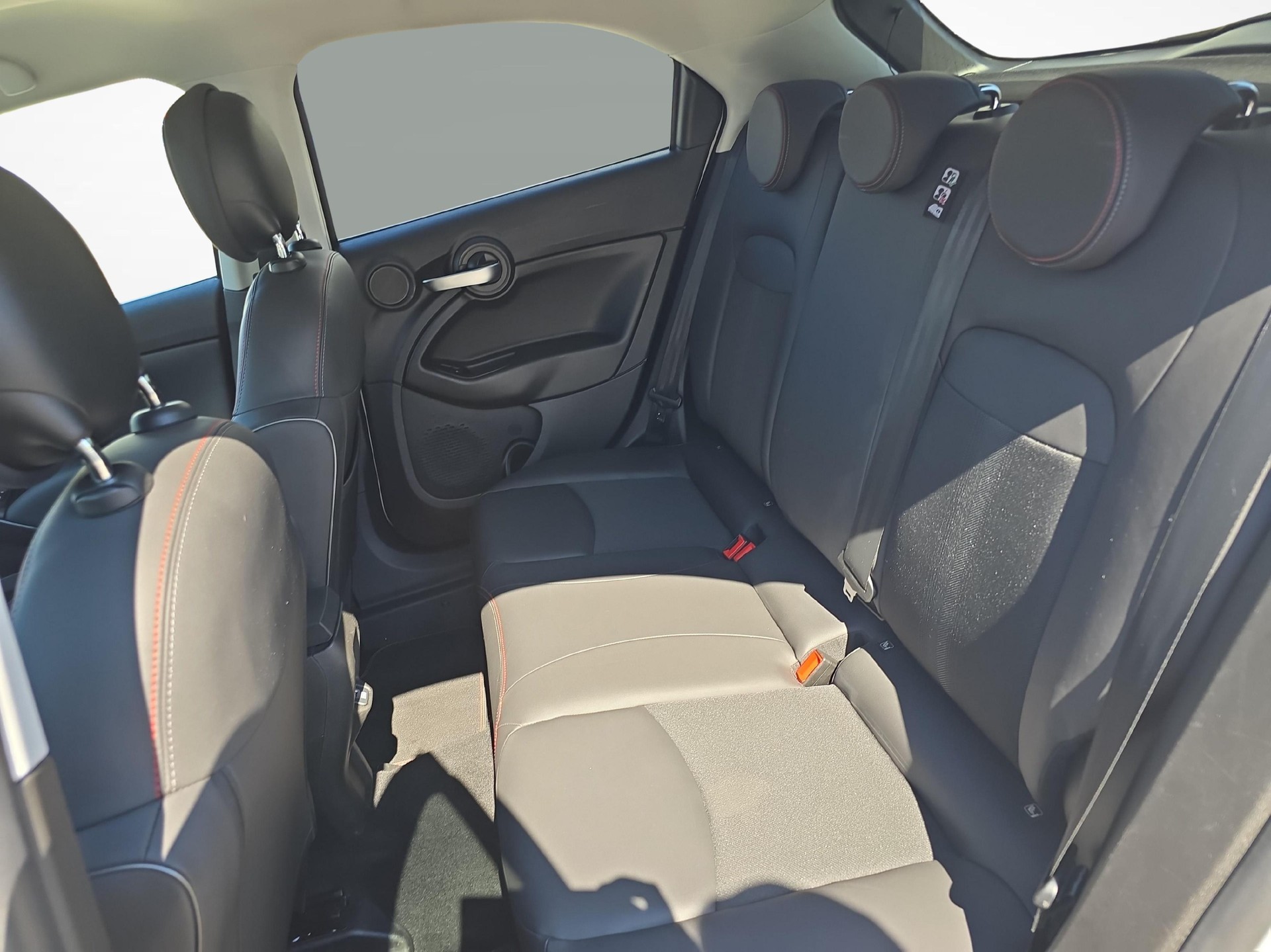 FIAT 500 X 1.5 Hybrid Dolcevita Swiss Edition-image-10