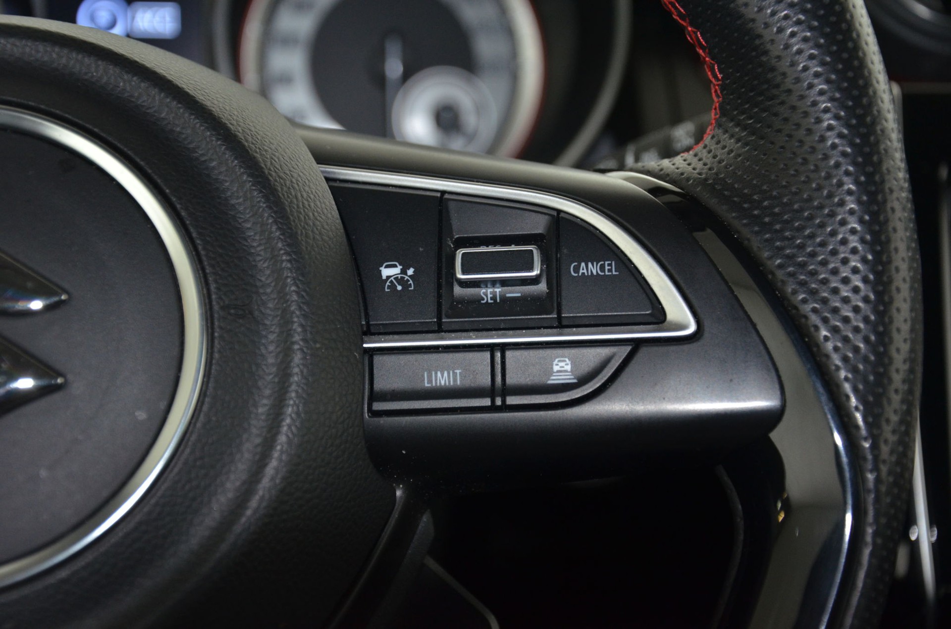 SUZUKI Swift Sport 1.4i 16V Compact Top Hybrid-image-18