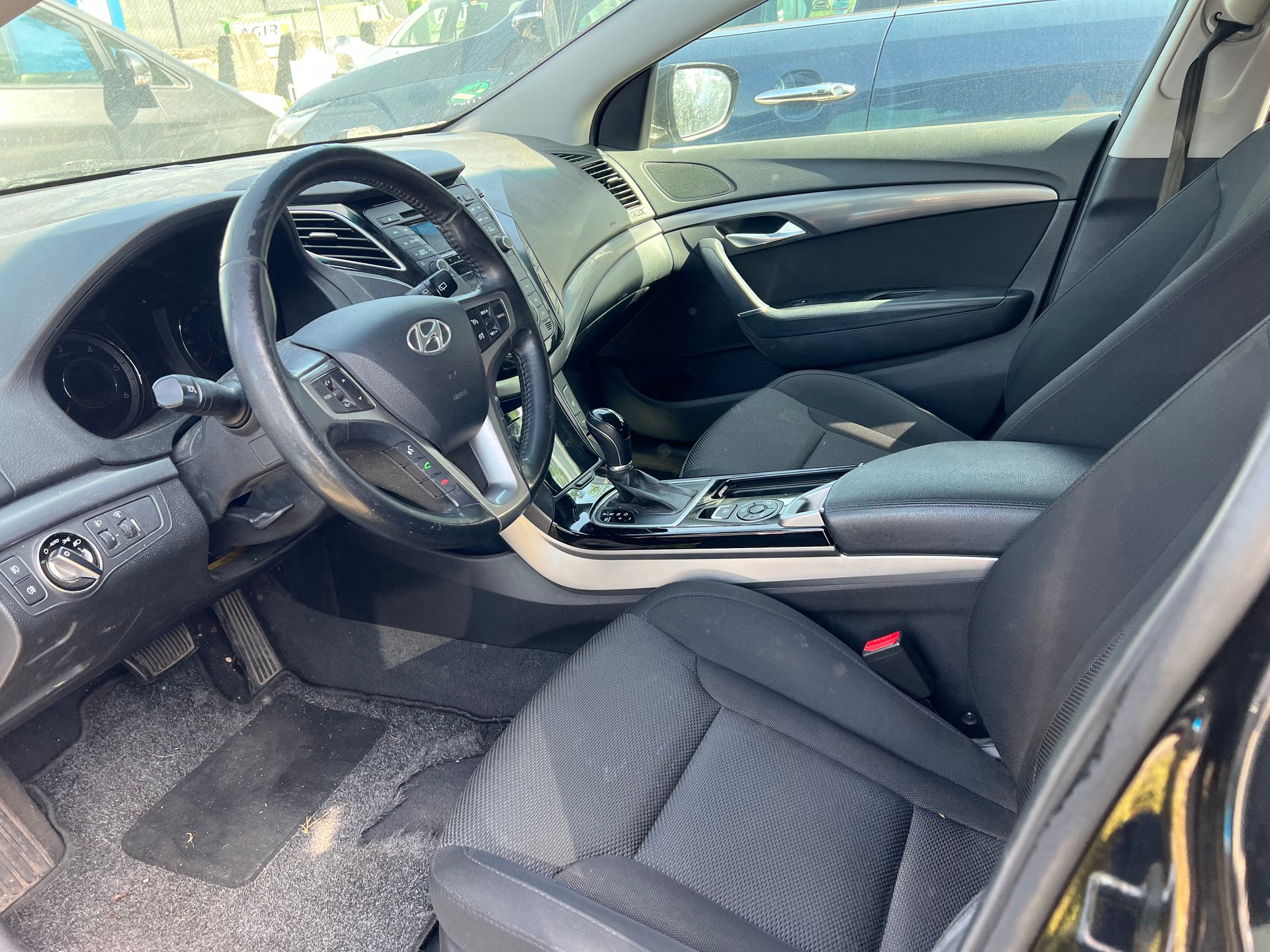 HYUNDAI i40 Wagon 1.7 CRDI Style Automatic-image-6