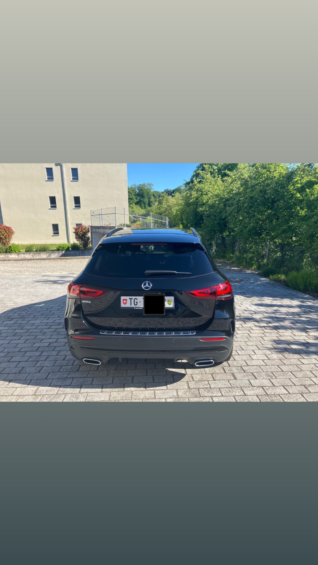 MERCEDES-BENZ GLA 250 AMG Line 4matic-image-3