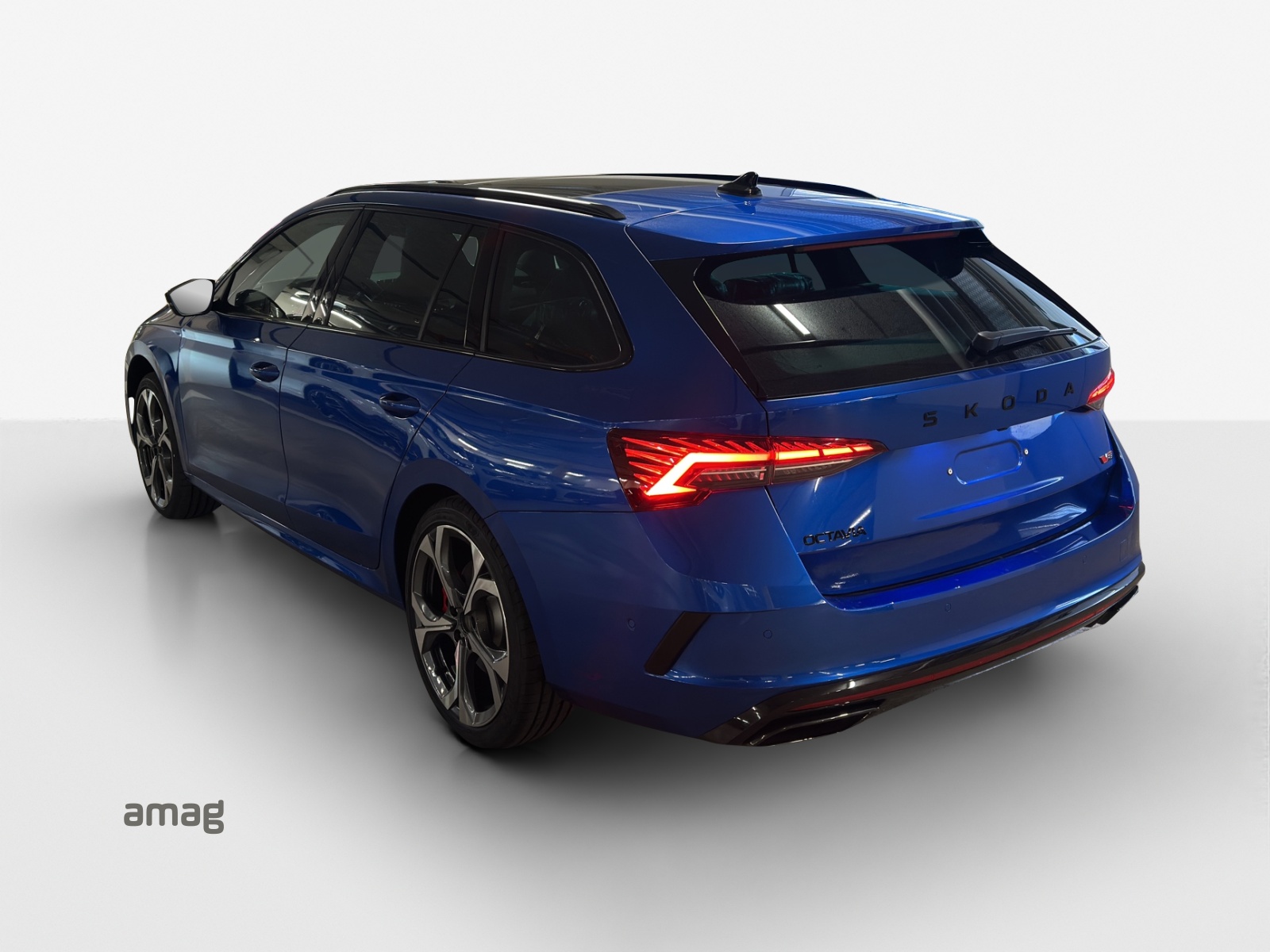 SKODA Octavia Combi 2.0 TSI DSG RS-image-5