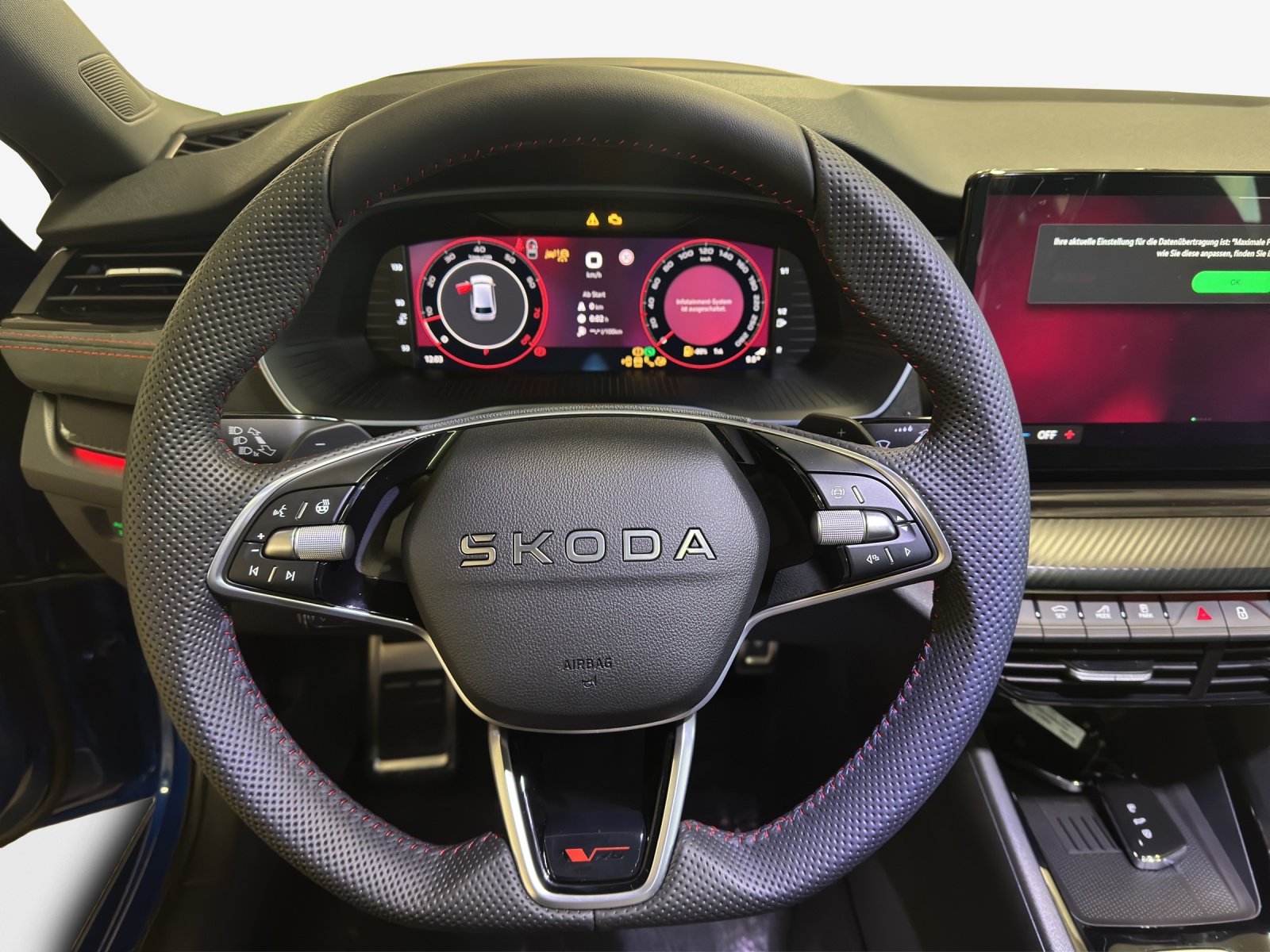 SKODA Octavia Combi 2.0 TSI DSG RS-image-21