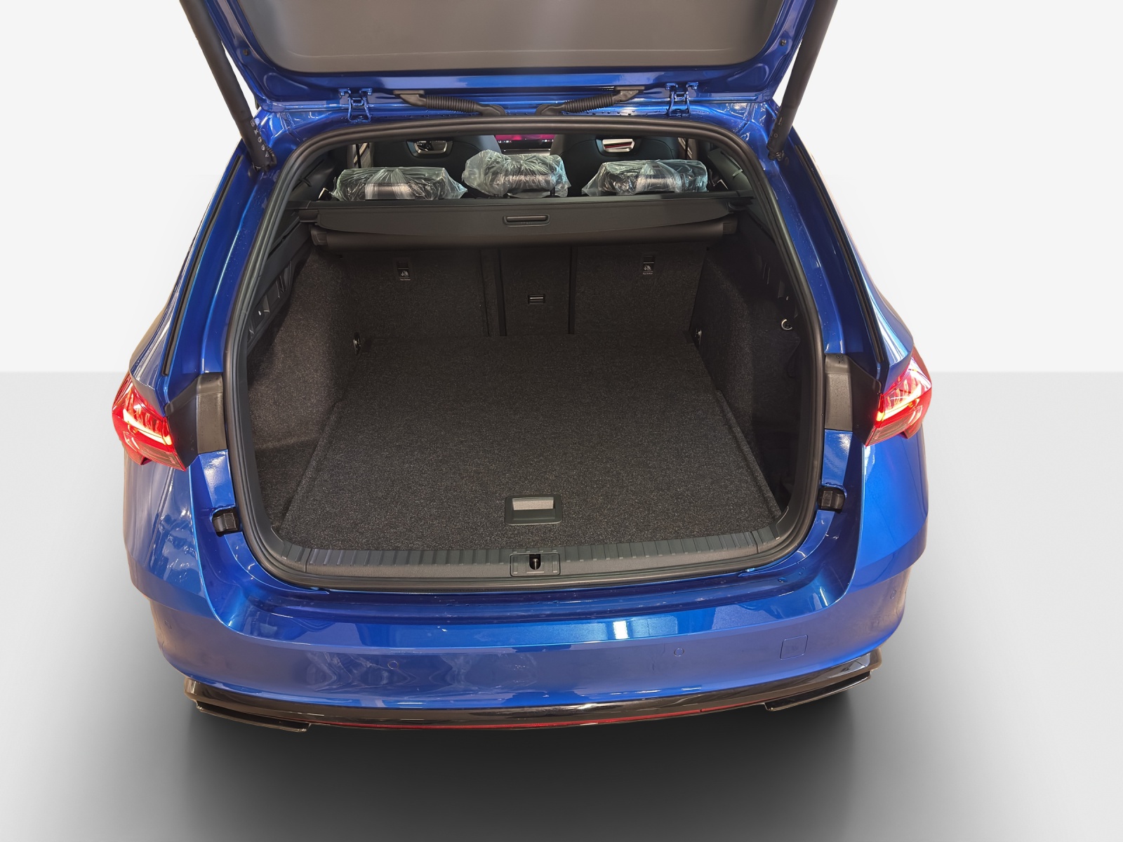 SKODA Octavia Combi 2.0 TSI DSG RS-image-23