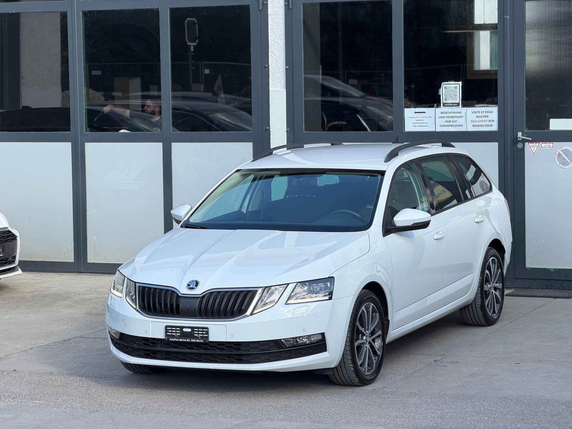 SKODA Octavia Combi 2.0 TDI Ambition 4x4 AHK 2.0T-image-1