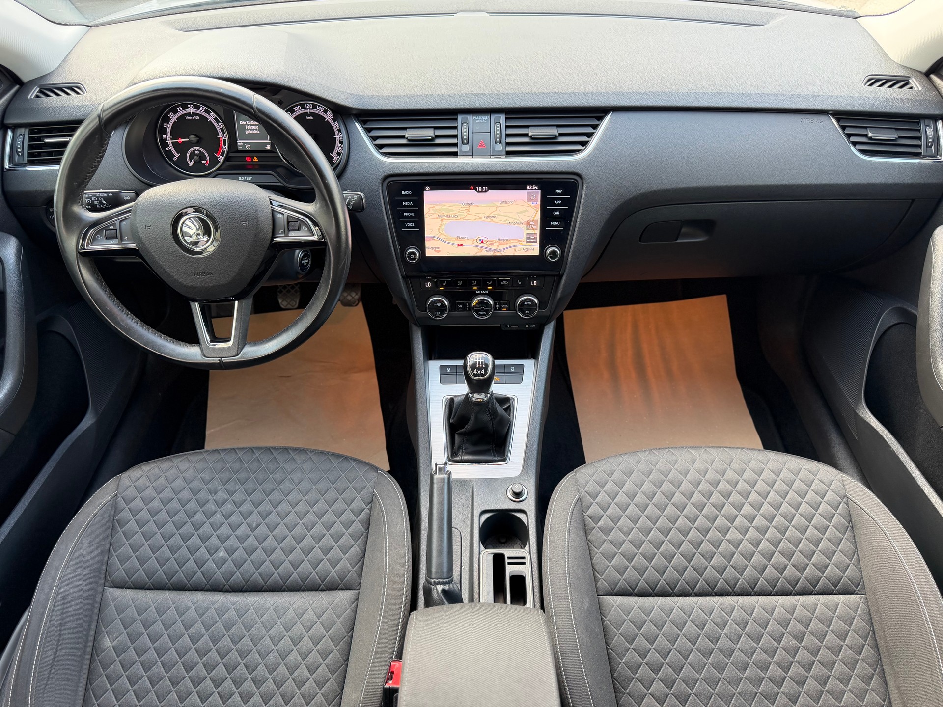 SKODA Octavia Combi 2.0 TDI Ambition 4x4 AHK 2.0T-image-11