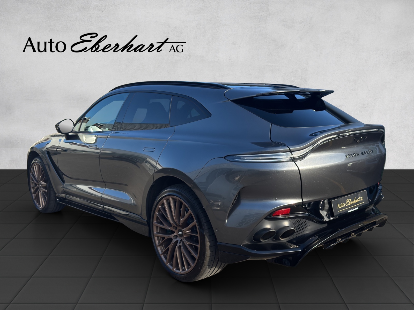 ASTON MARTIN DBX 707-showroom-element-1