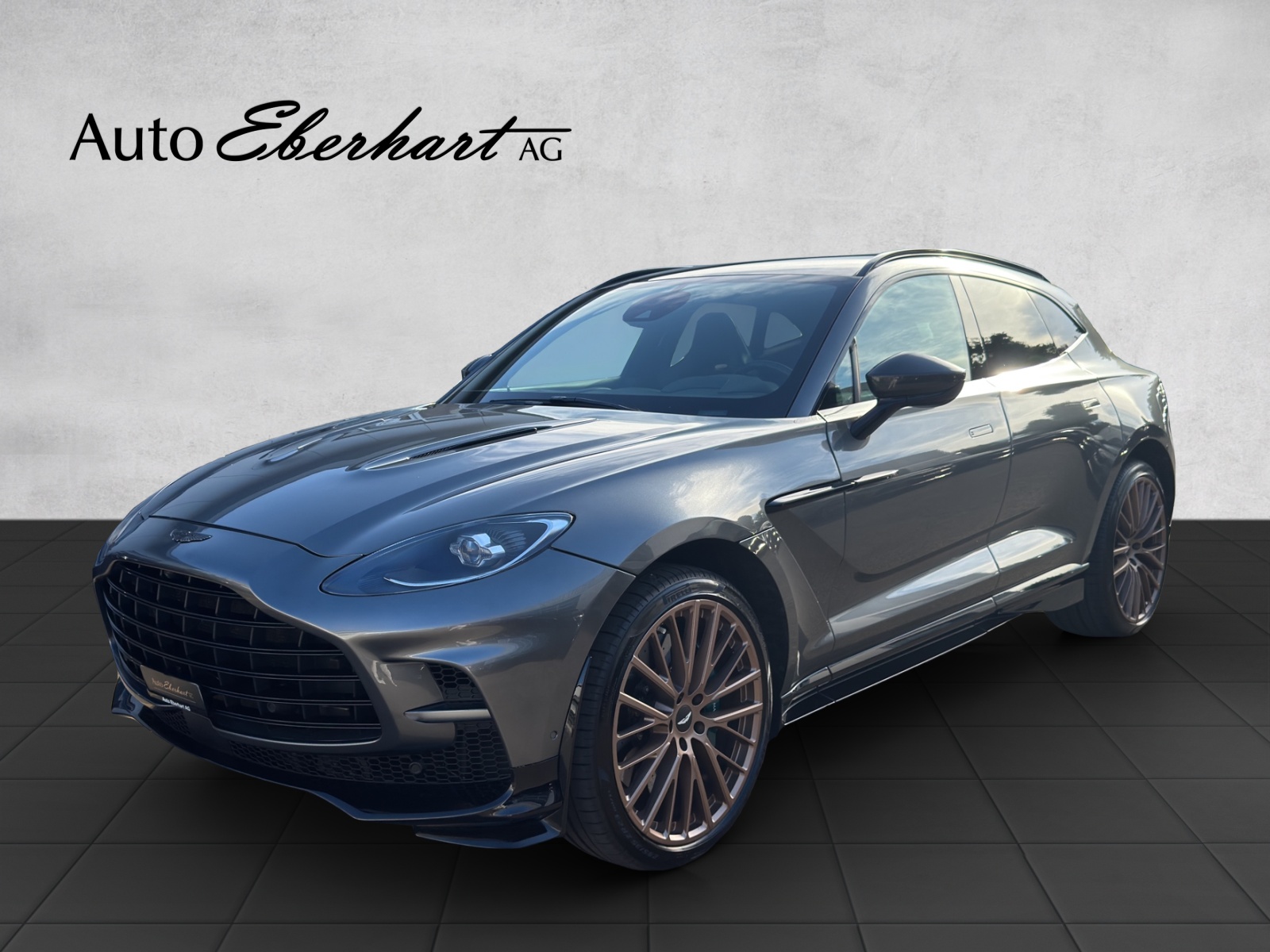 ASTON MARTIN DBX 707