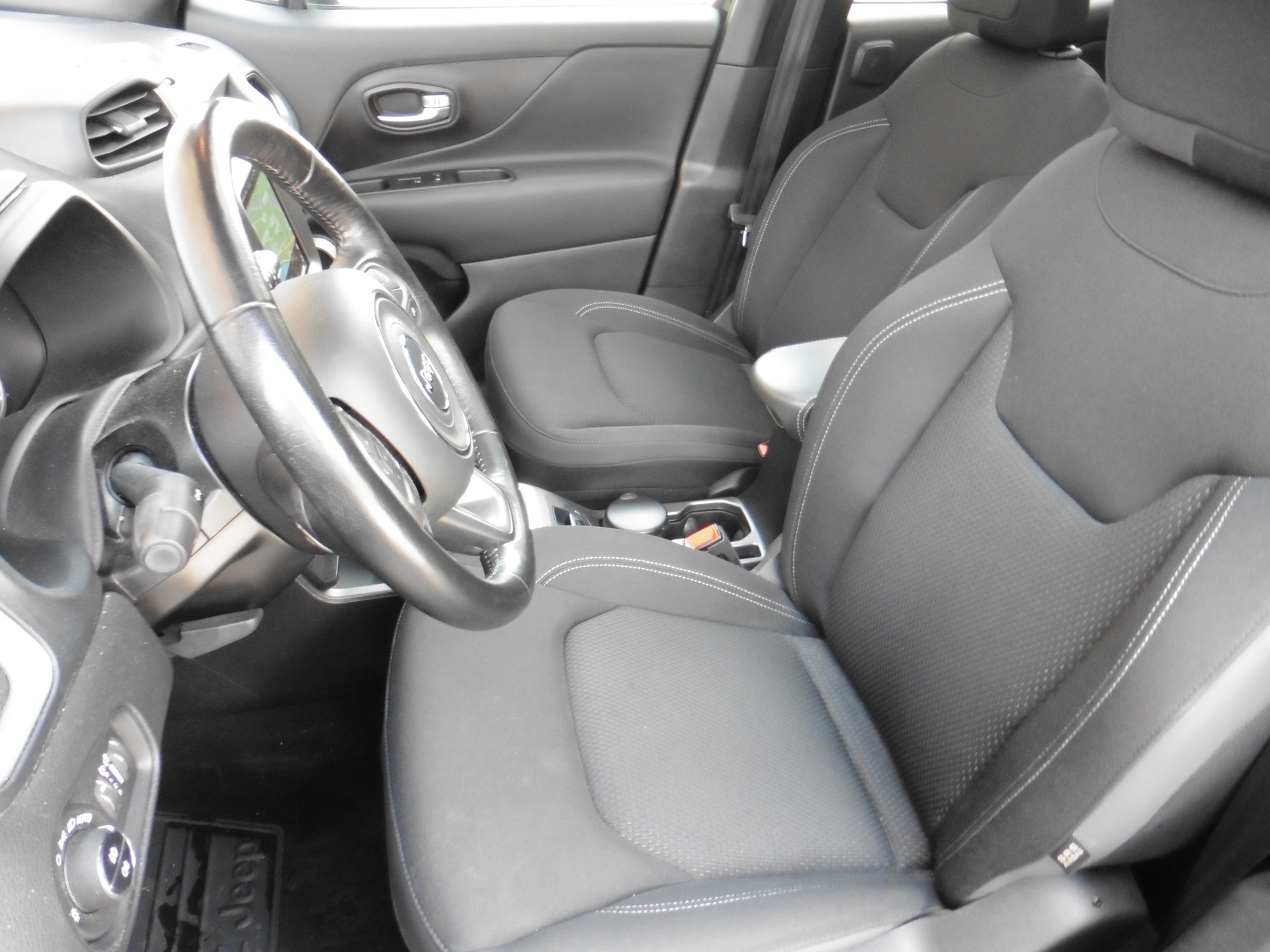 JEEP Renegade 1.3 Turbo S AWD-image-19