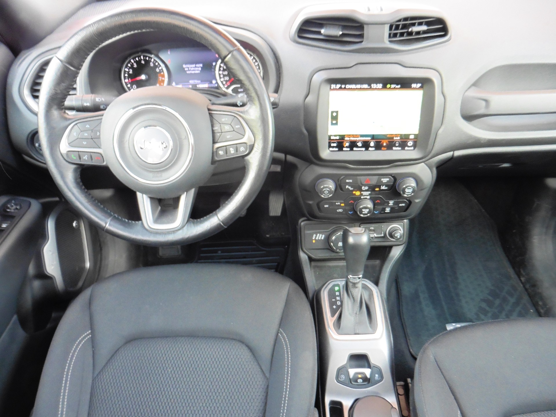 JEEP Renegade 1.3 Turbo S AWD-image-12