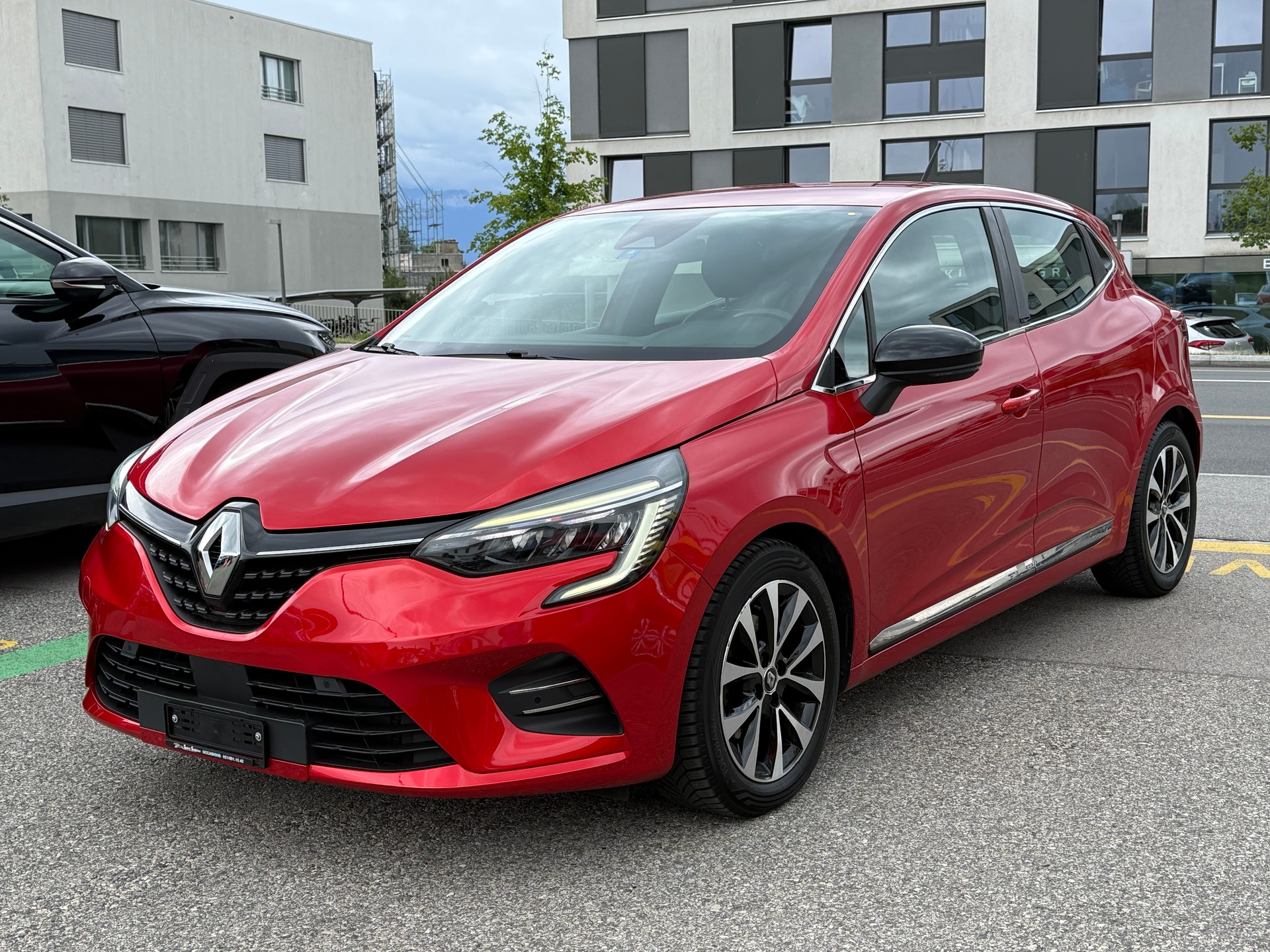 RENAULT Clio 1.6 E-Tech Intens-image-1