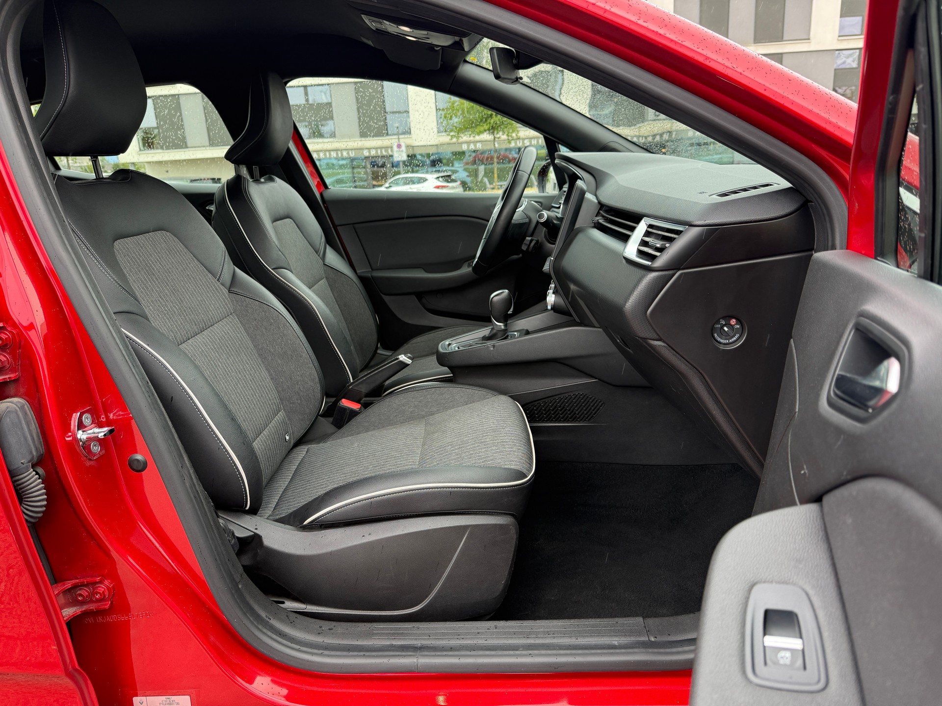 RENAULT Clio 1.6 E-Tech Intens-image-14