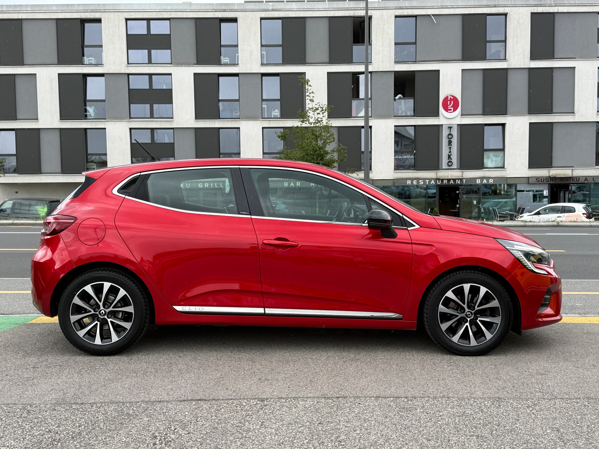 RENAULT Clio 1.6 E-Tech Intens-image-9