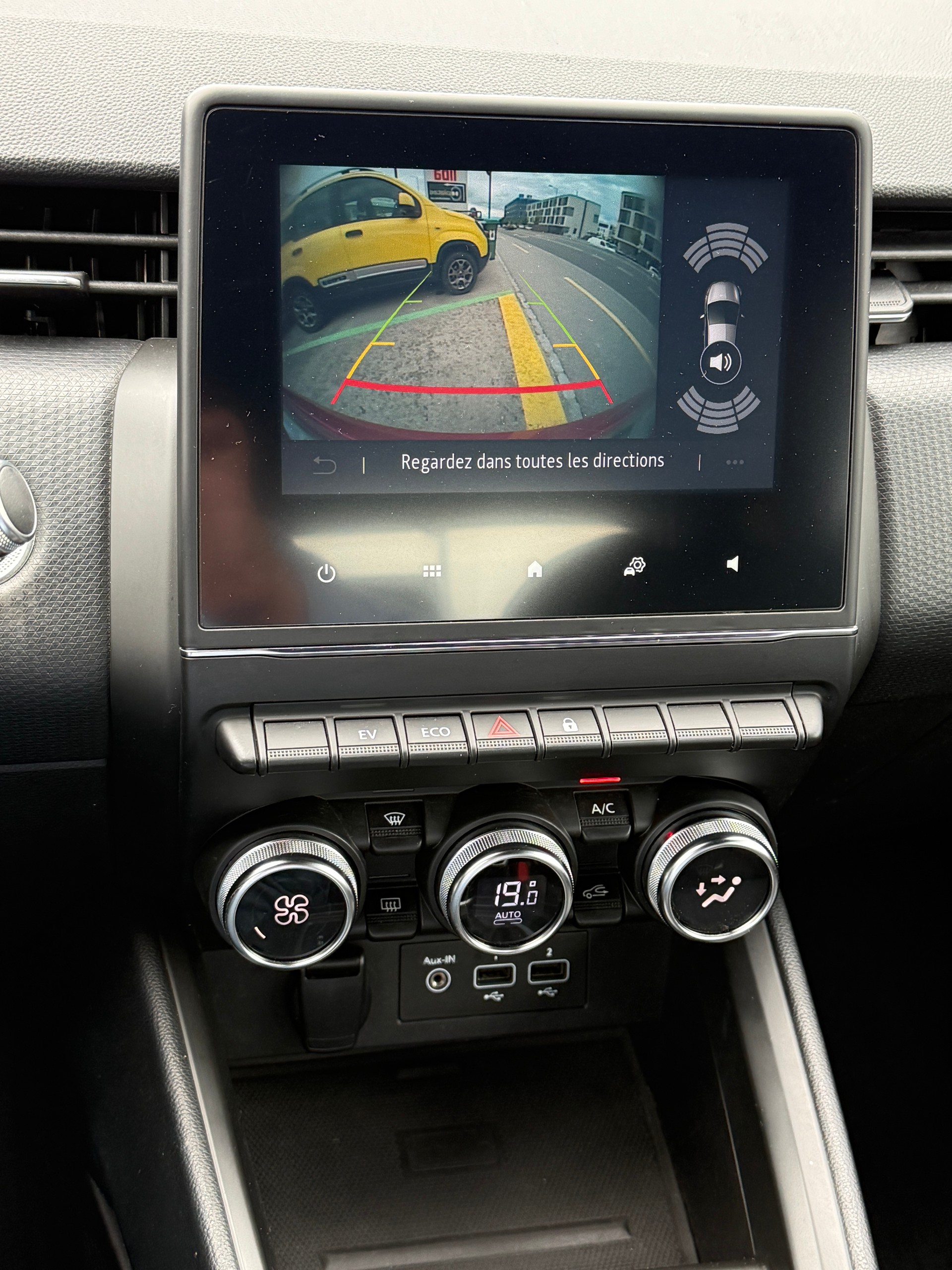 RENAULT Clio 1.6 E-Tech Intens-image-21