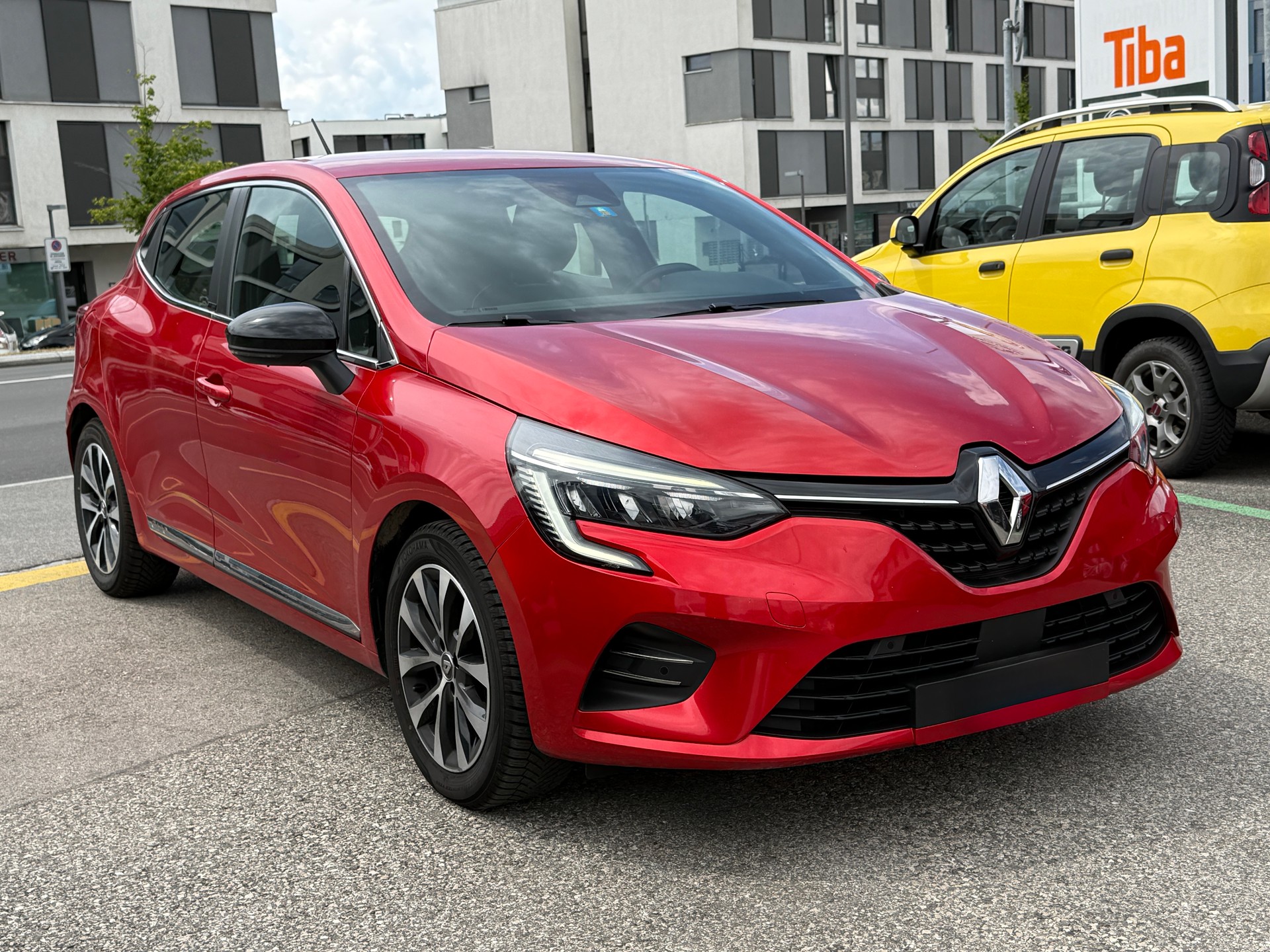 RENAULT Clio 1.6 E-Tech Intens-showroom-element-2