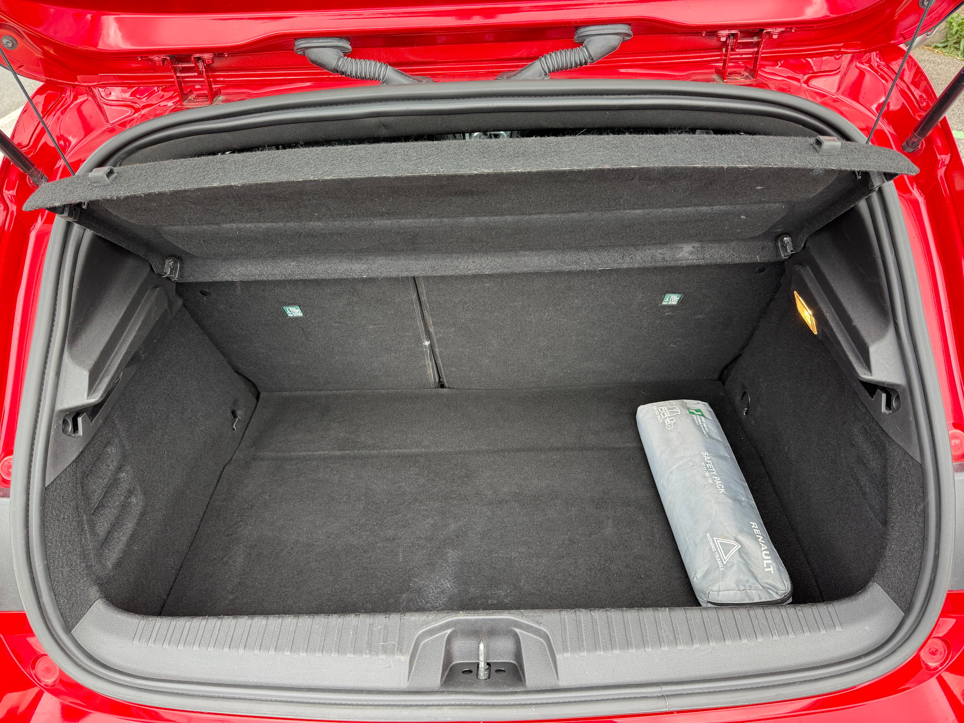 RENAULT Clio 1.6 E-Tech Intens-image-27