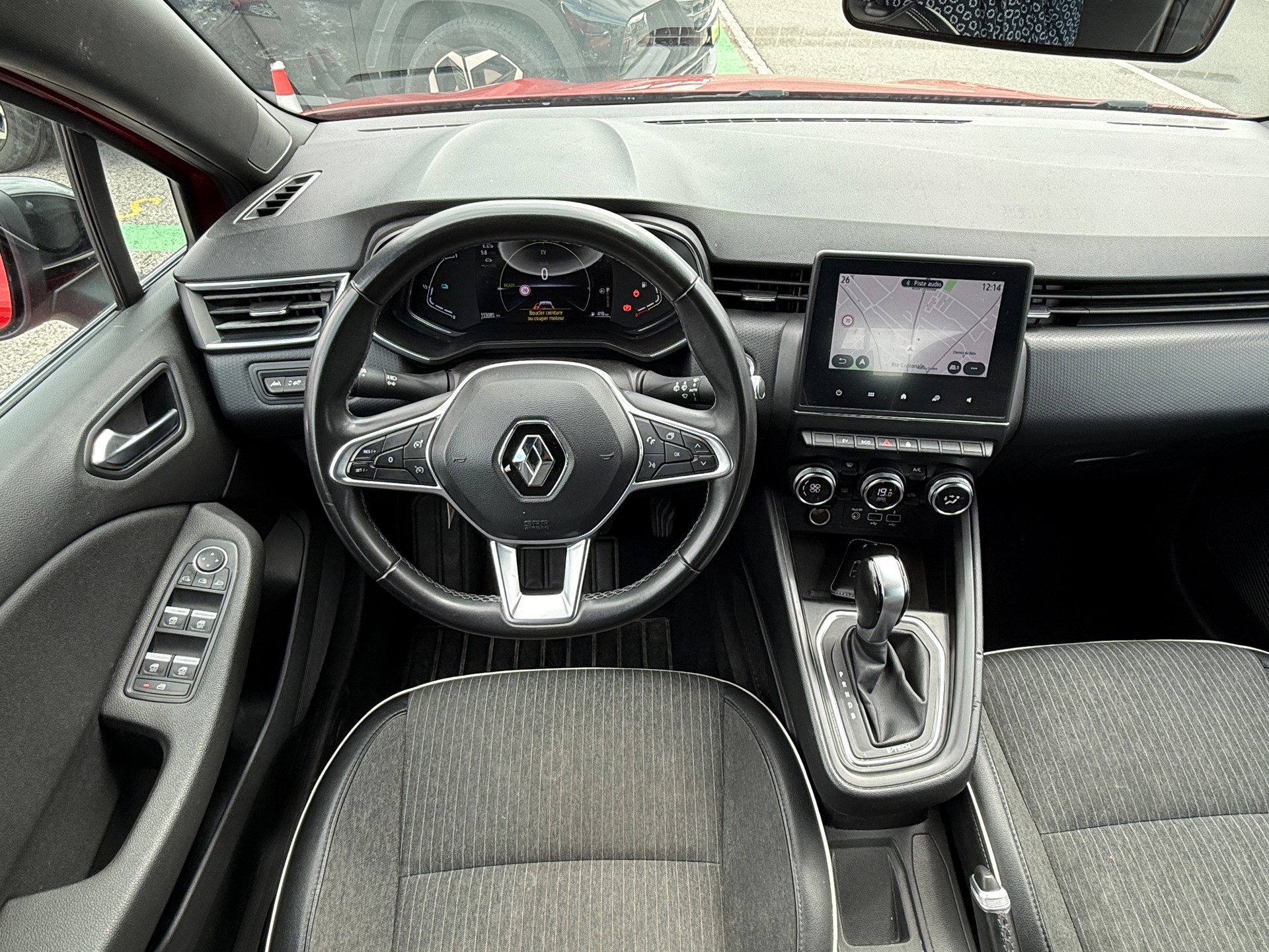 RENAULT Clio 1.6 E-Tech Intens-image-19
