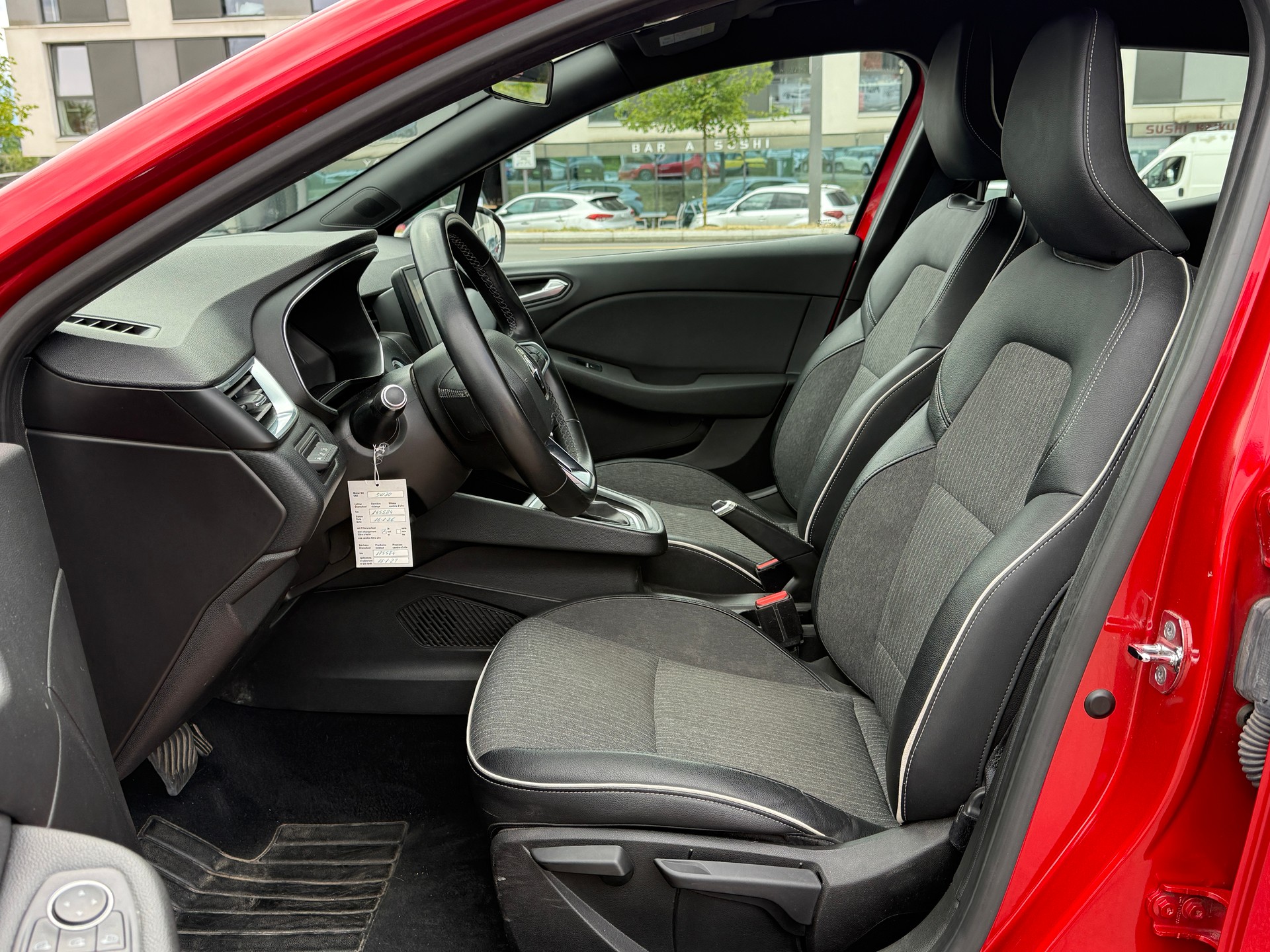 RENAULT Clio 1.6 E-Tech Intens-image-14