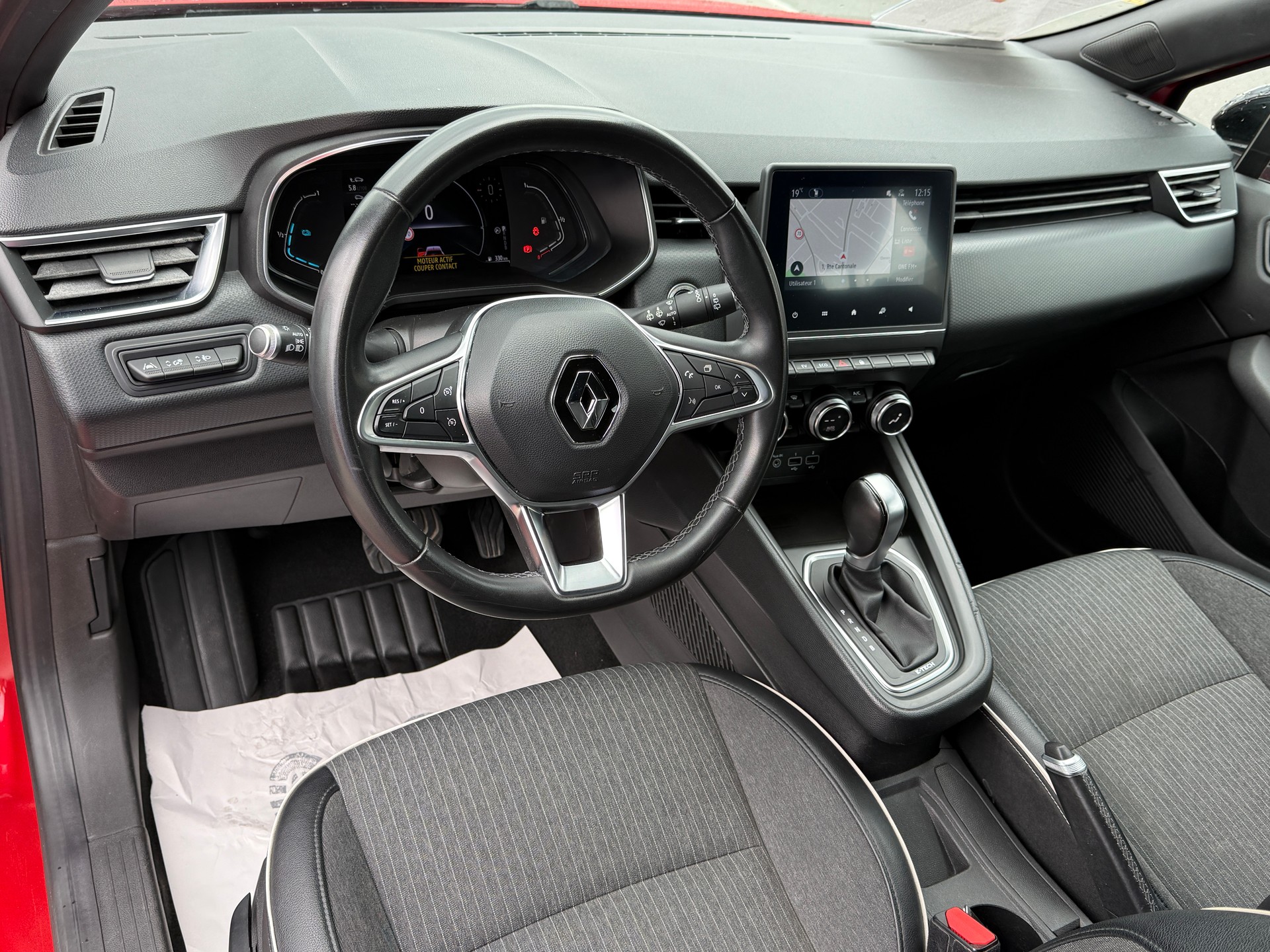 RENAULT Clio 1.6 E-Tech Intens-image-15