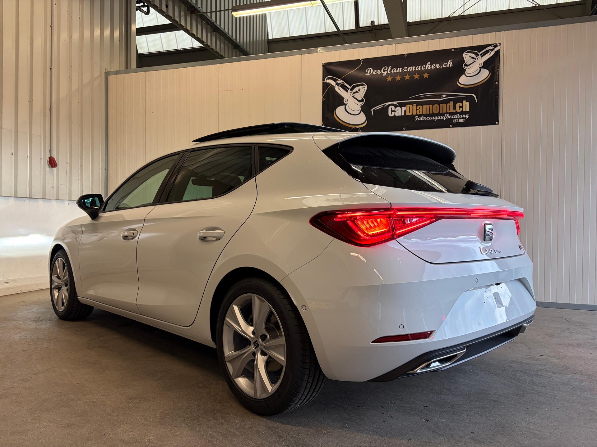 SEAT Leon 1.5 TSI FR *10 JAHRE HERSTELLERGARANTIE*-image-16