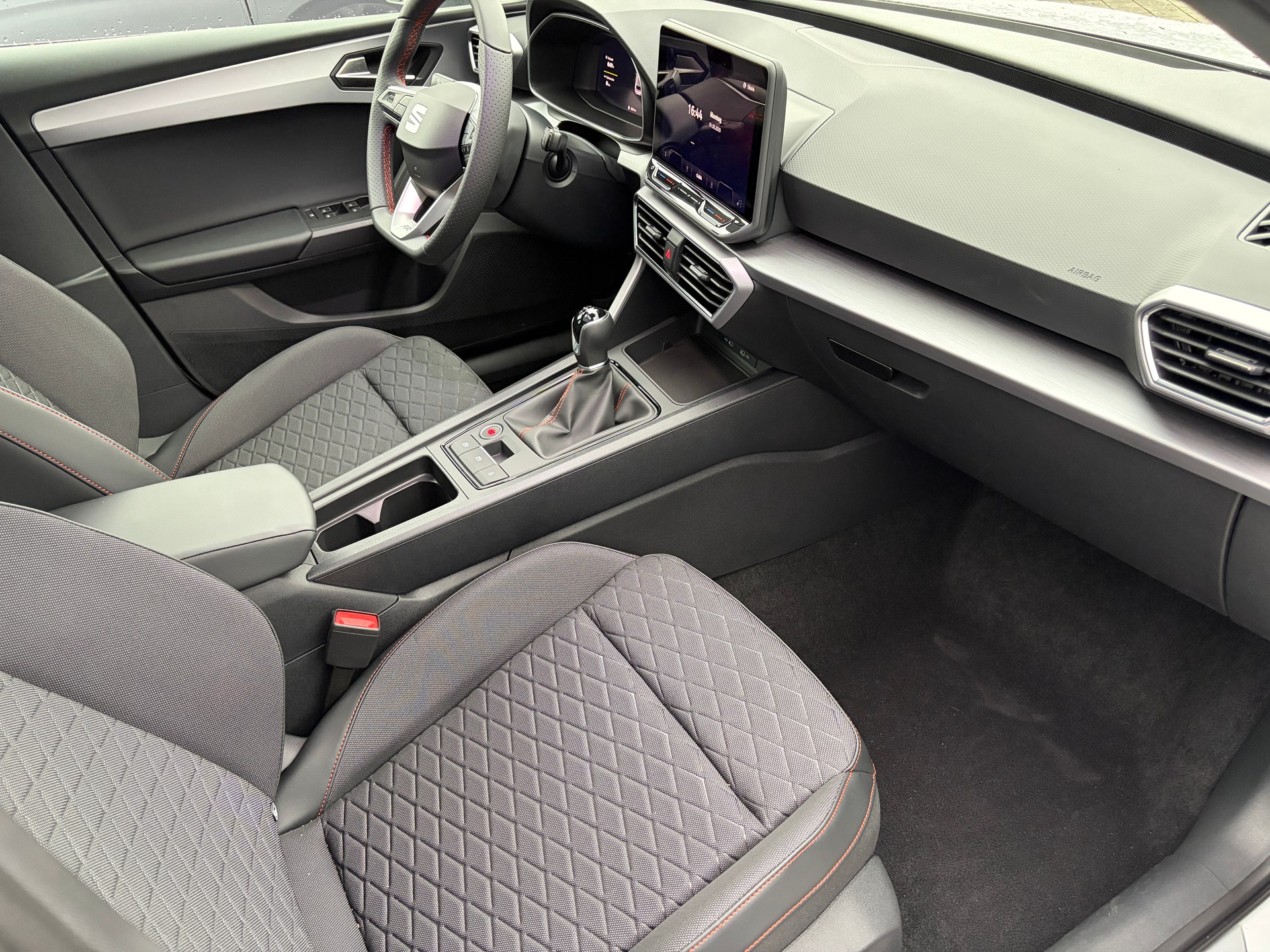 SEAT Leon 1.5 TSI FR *10 JAHRE HERSTELLERGARANTIE*-image-11