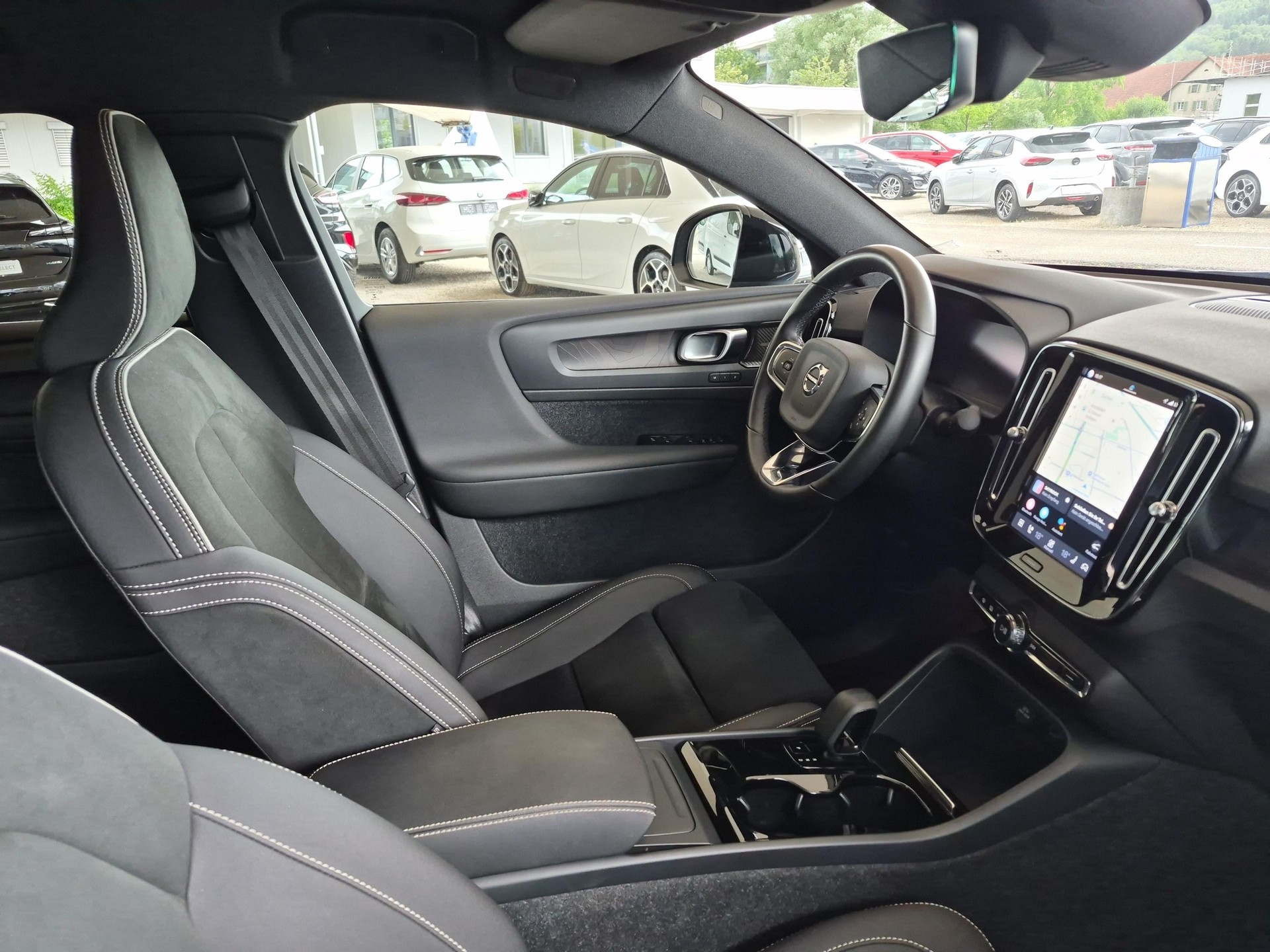 VOLVO C40 P8 Twin Recharge AWD-image-10