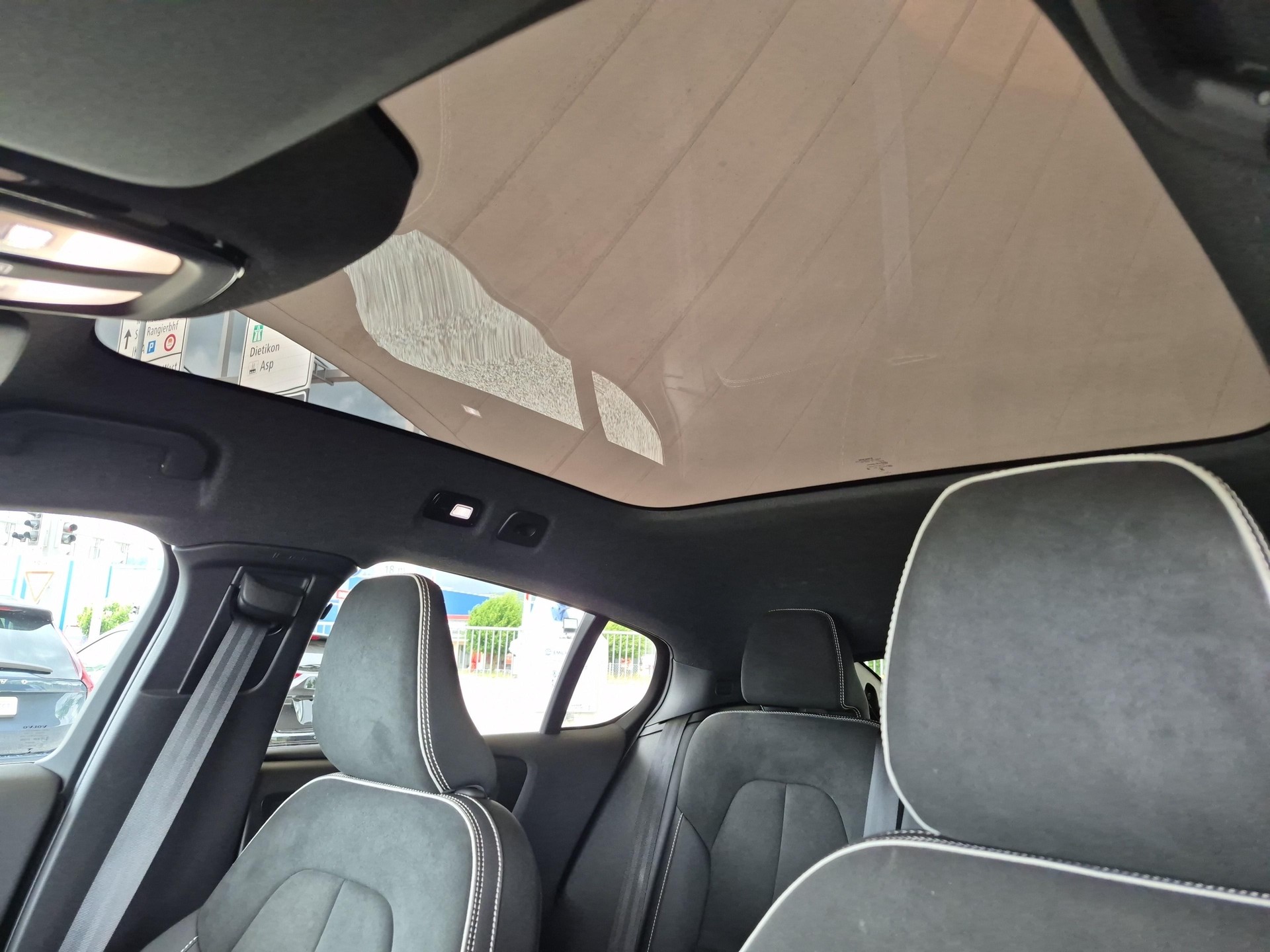 VOLVO C40 P8 Twin Recharge AWD-image-18
