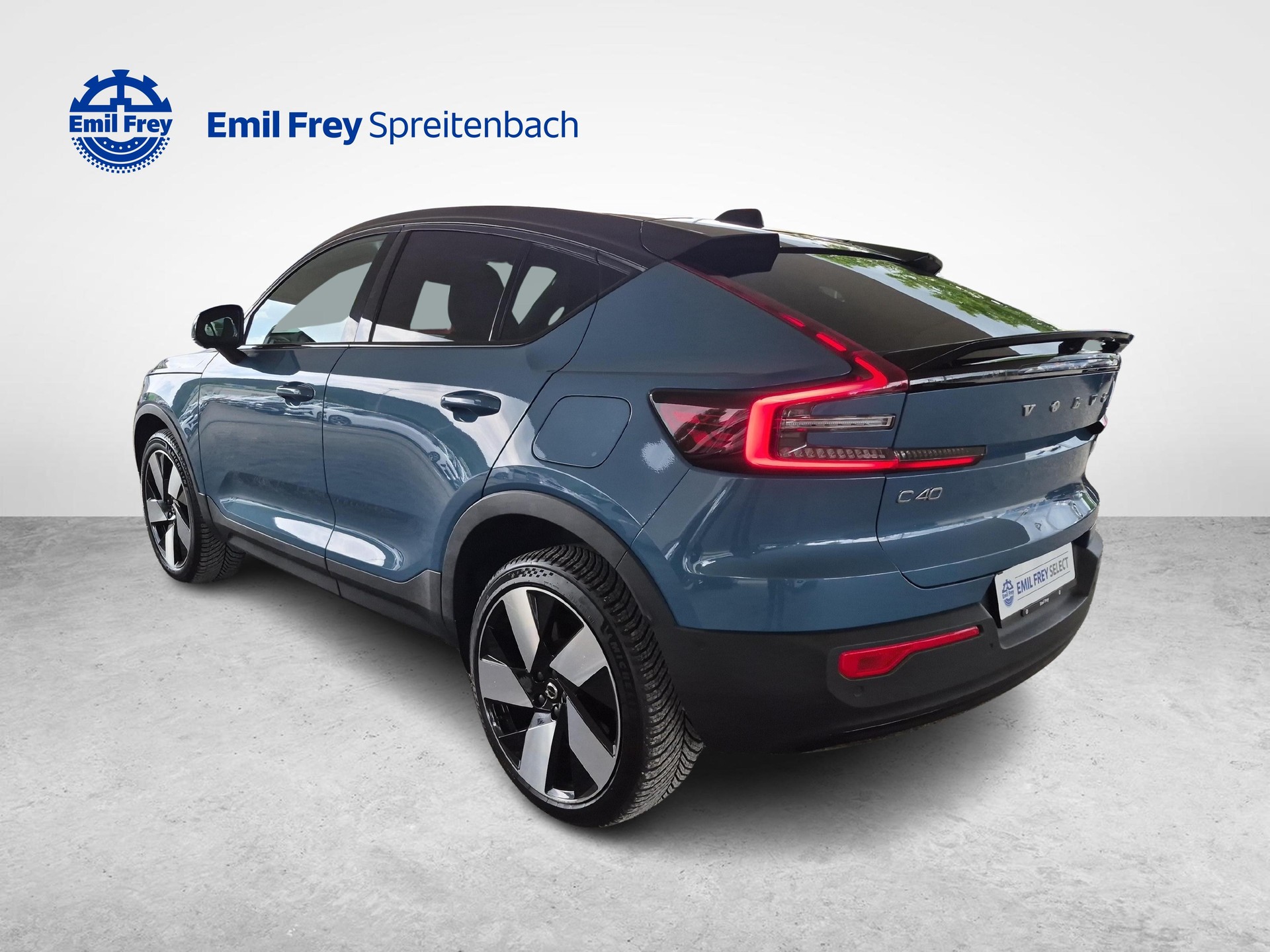 VOLVO C40 P8 Twin Recharge AWD-image-3