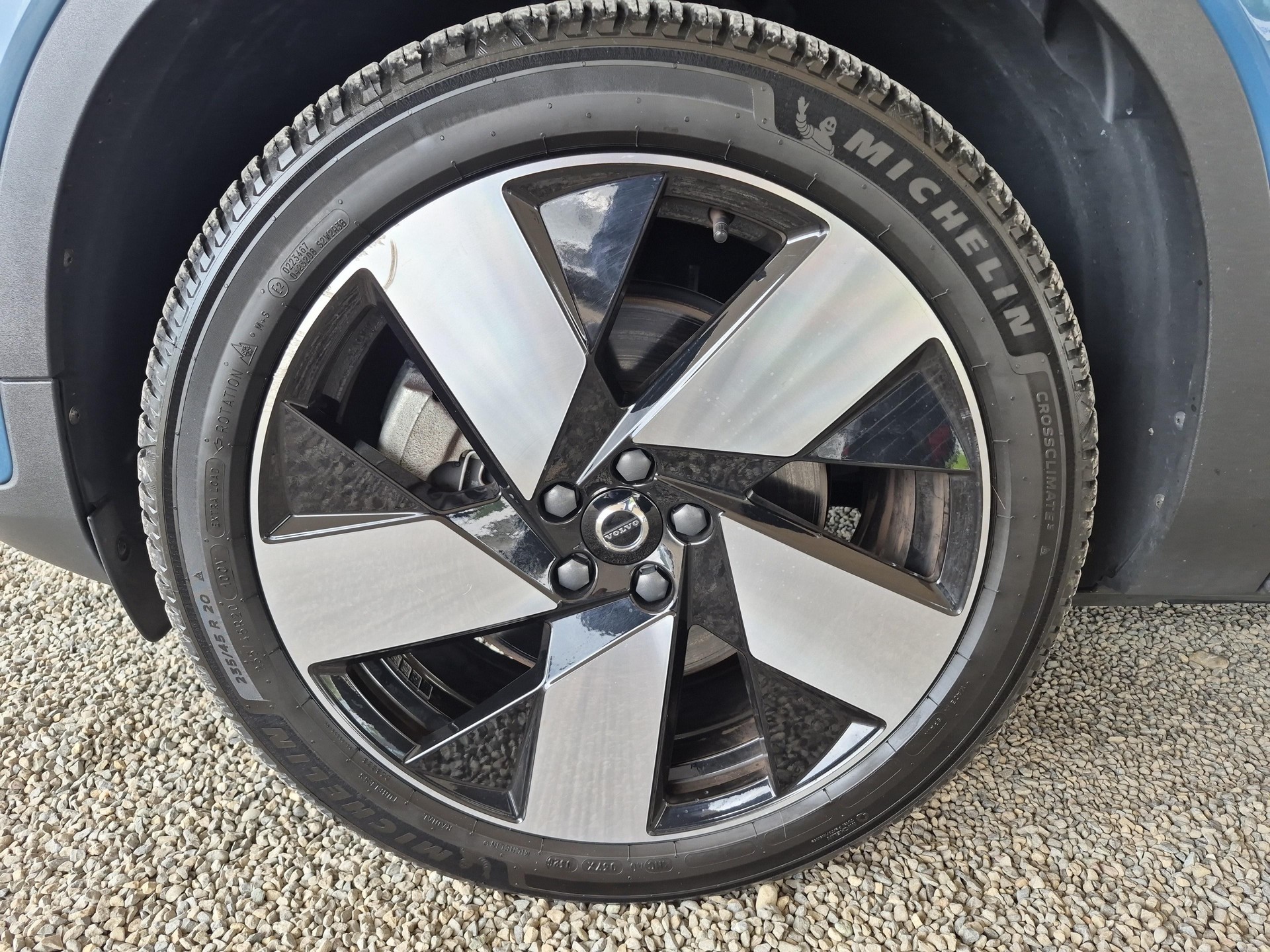 VOLVO C40 P8 Twin Recharge AWD-image-19