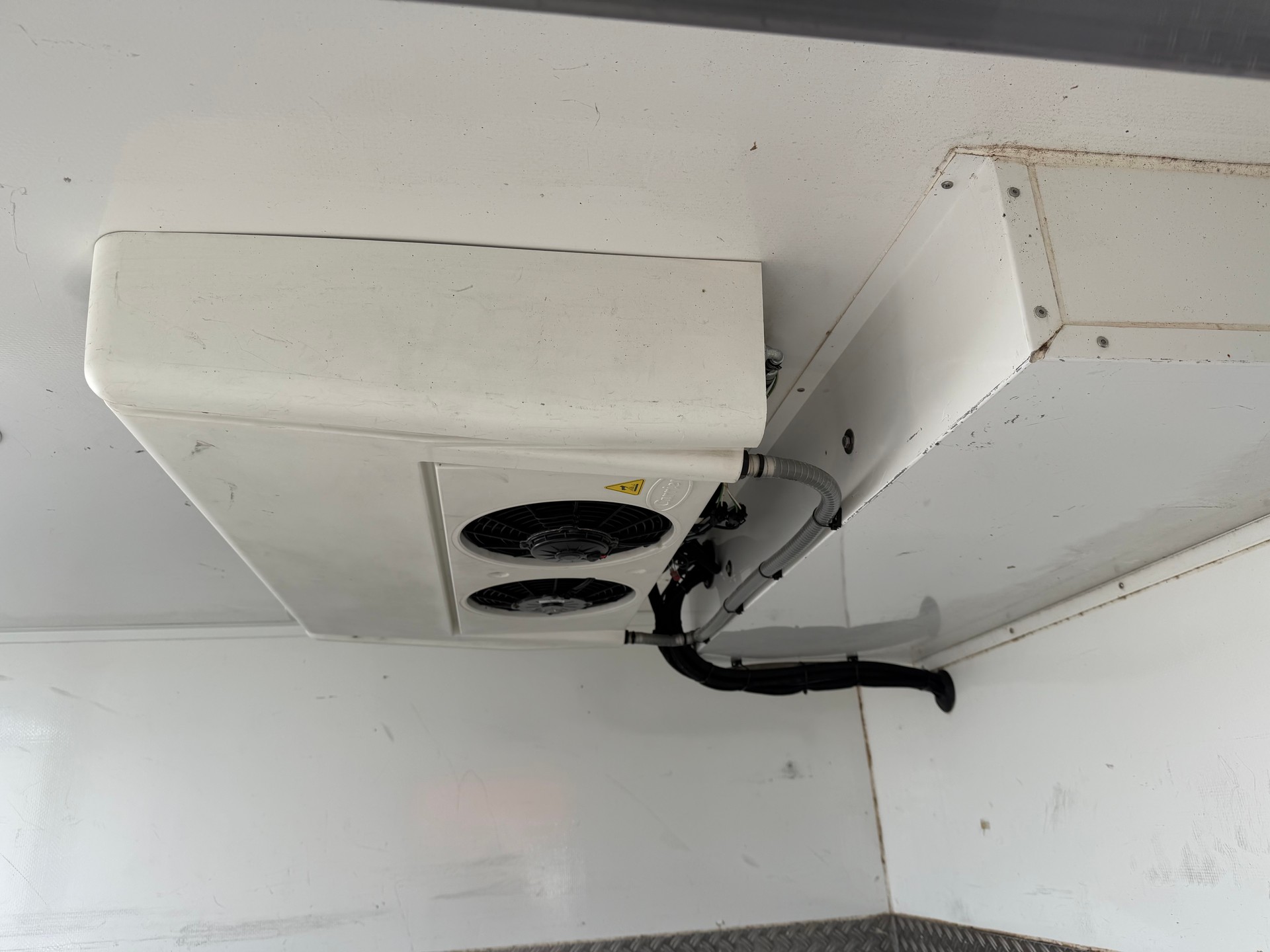 FIAT Ducato 35 2.3 MJ Tiefkühler -20-image-8