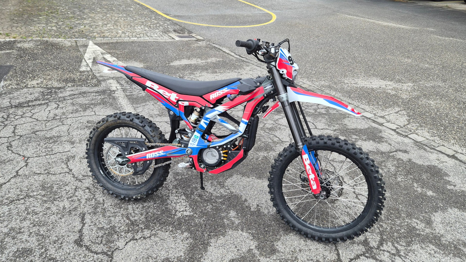 SUR-RON Ultra Bee T