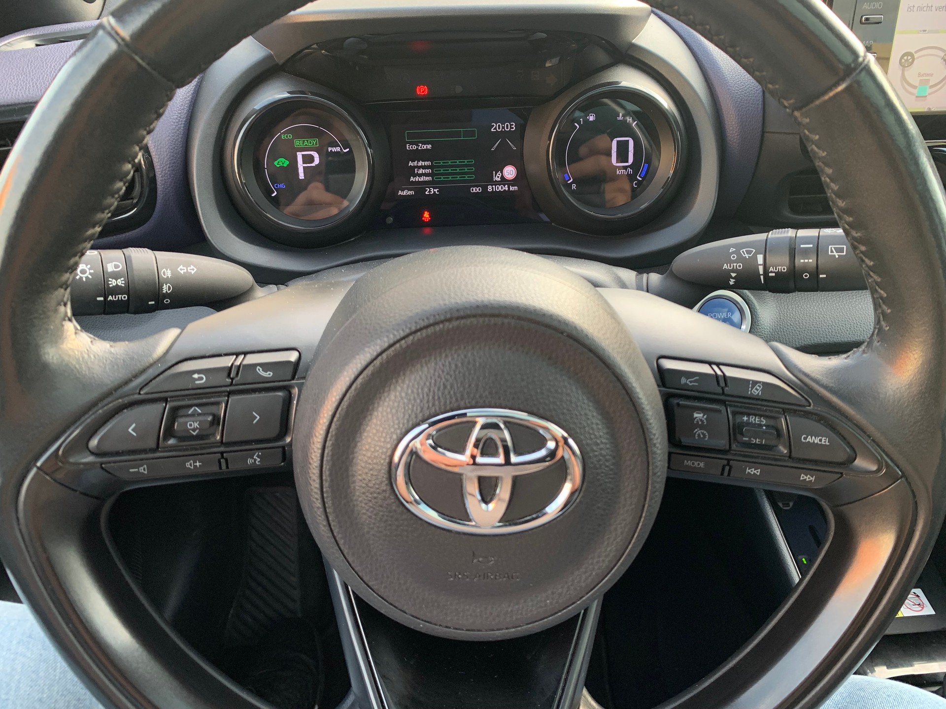 TOYOTA Yaris 1.5 Premiere Edition e-CVT-image-13
