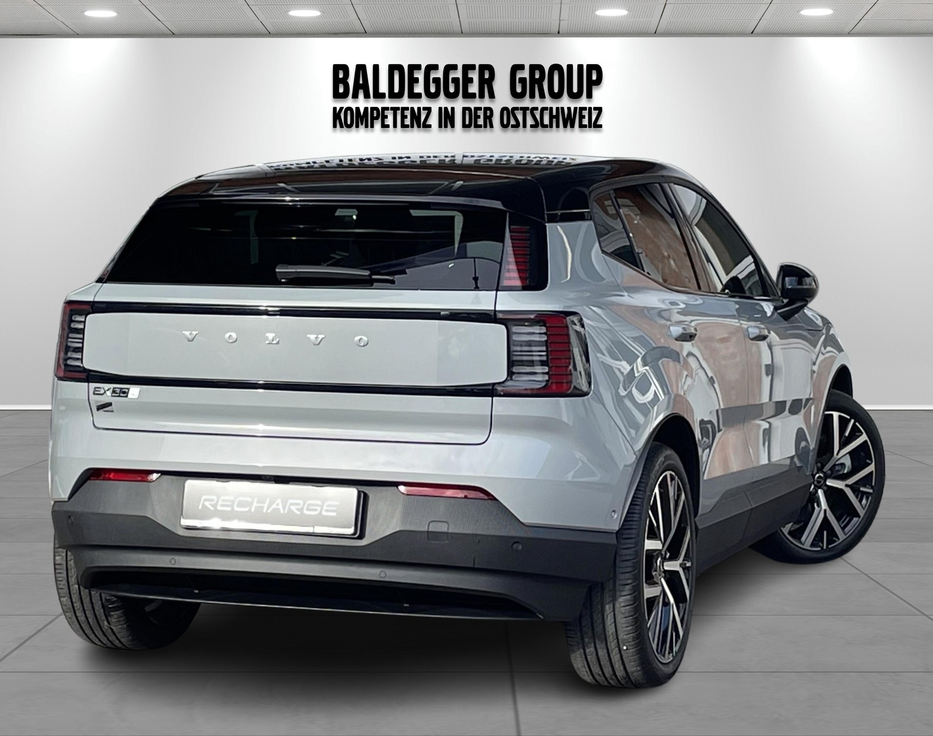 VOLVO EX 30 E60 Twin Ultra Performanc-image-1