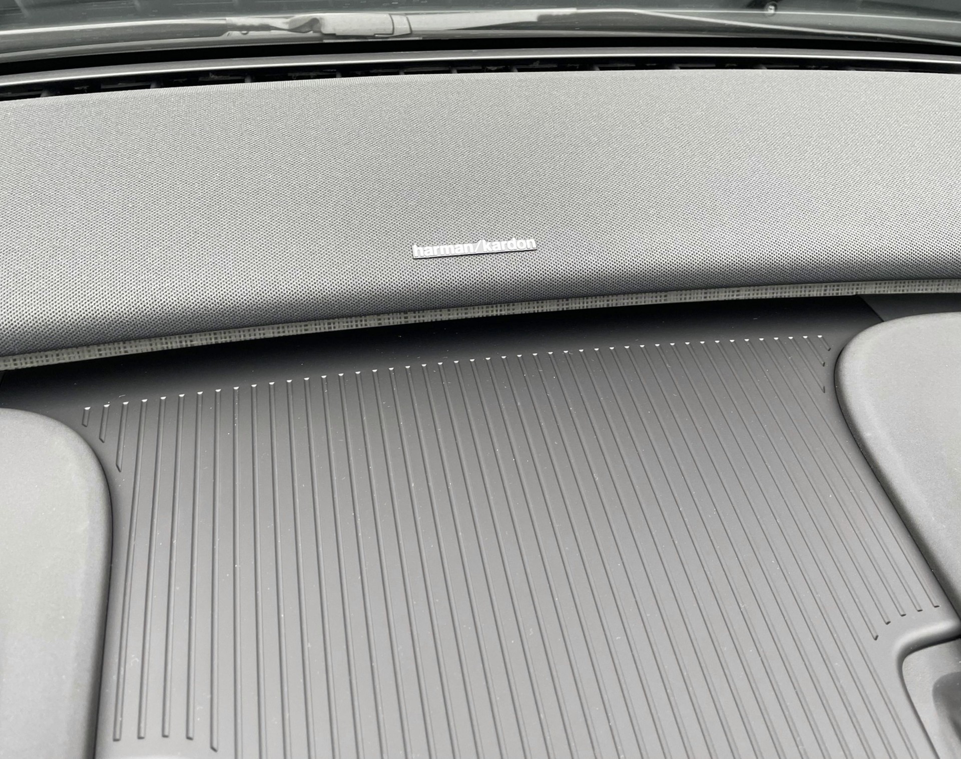 VOLVO EX 30 E60 Twin Ultra Performanc-image-15