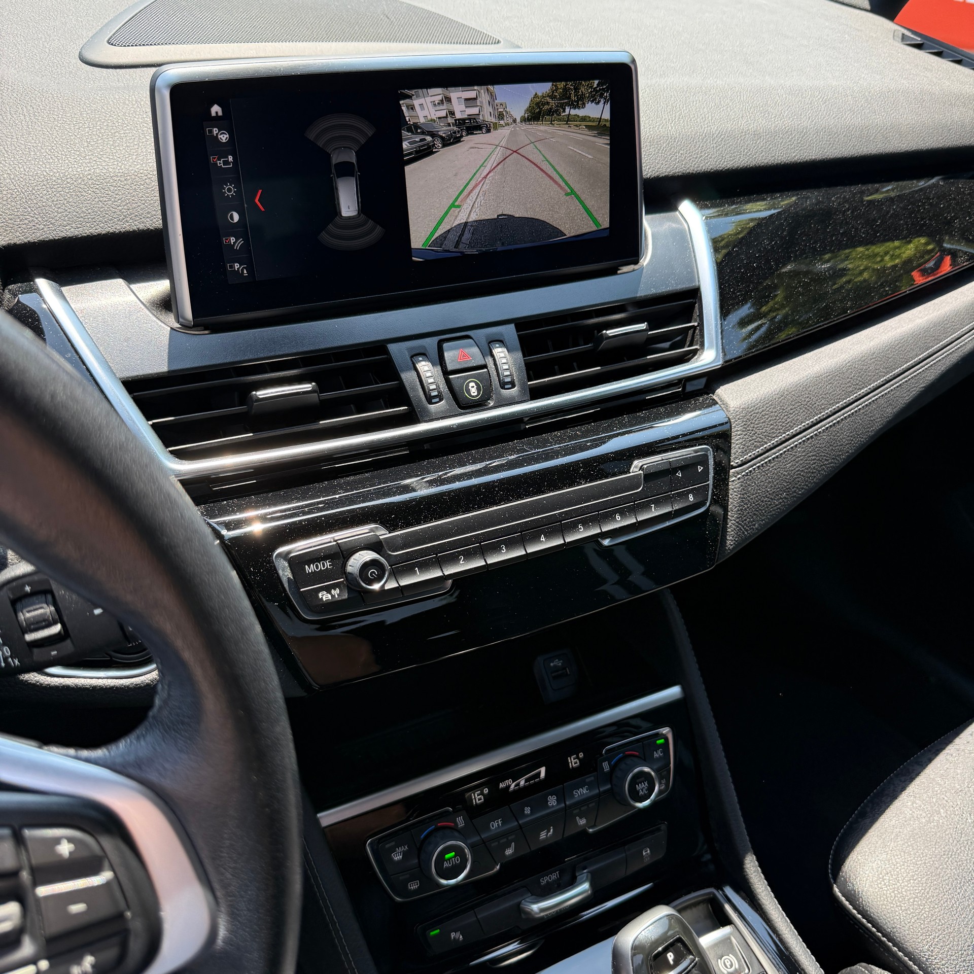 BMW 218i Gran Tourer DKG Sport Line-image-9