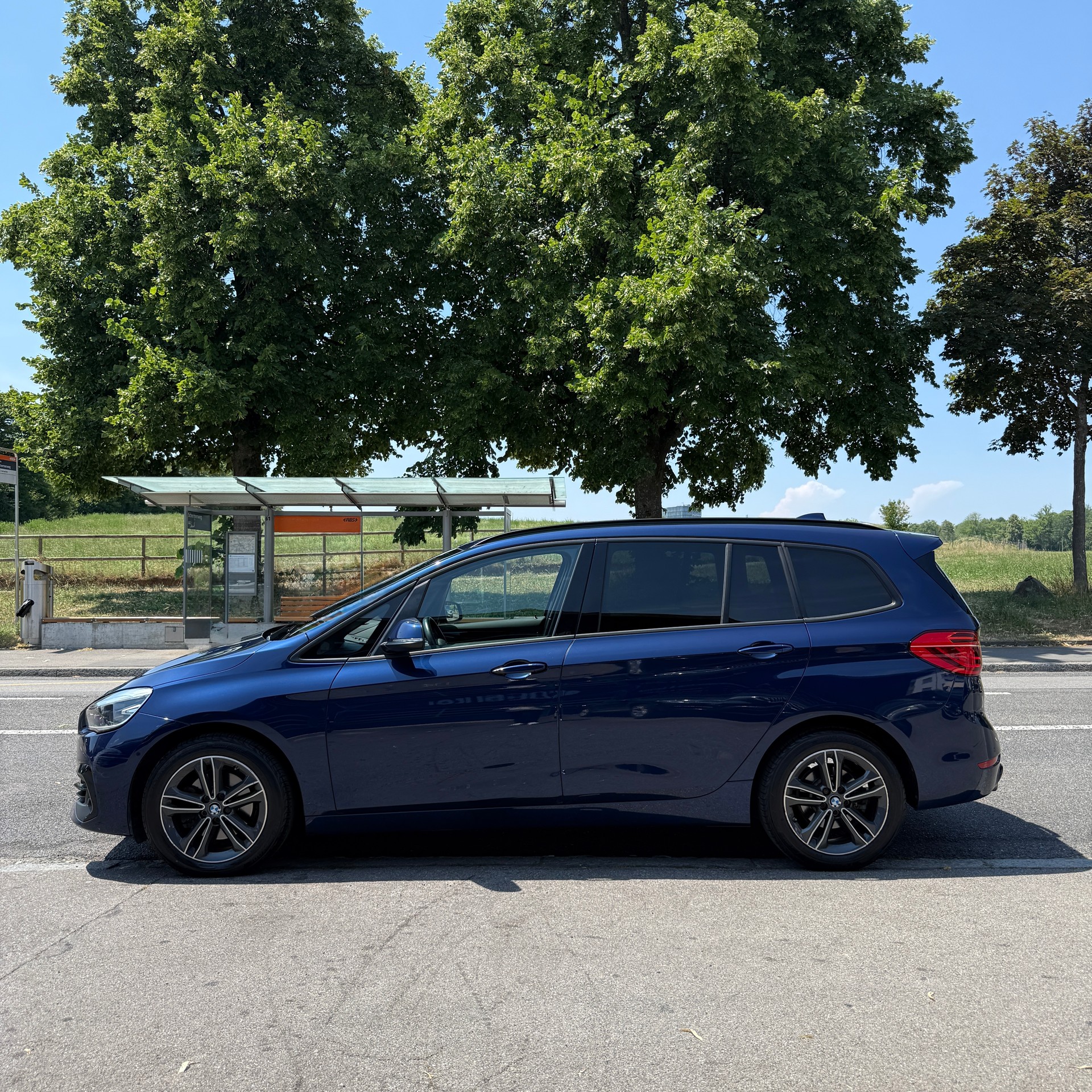 BMW 218i Gran Tourer DKG Sport Line-image-3