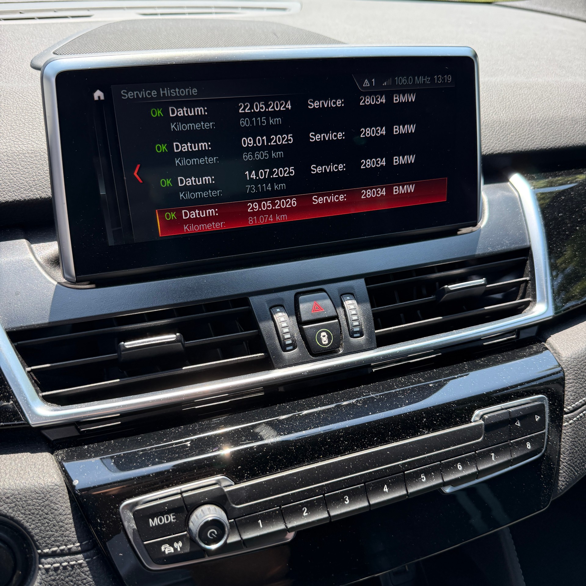 BMW 218i Gran Tourer DKG Sport Line-image-15