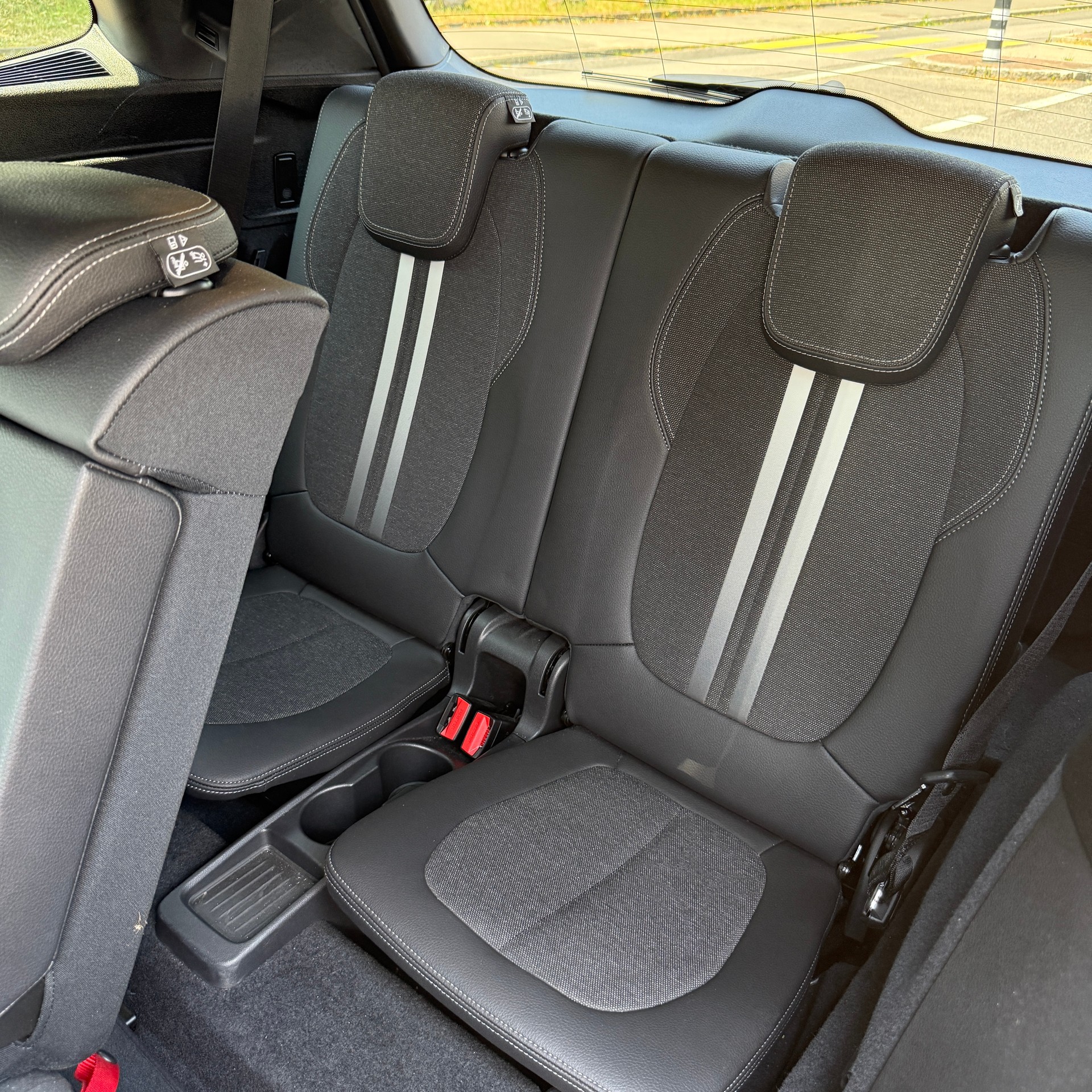 BMW 218i Gran Tourer DKG Sport Line-image-14