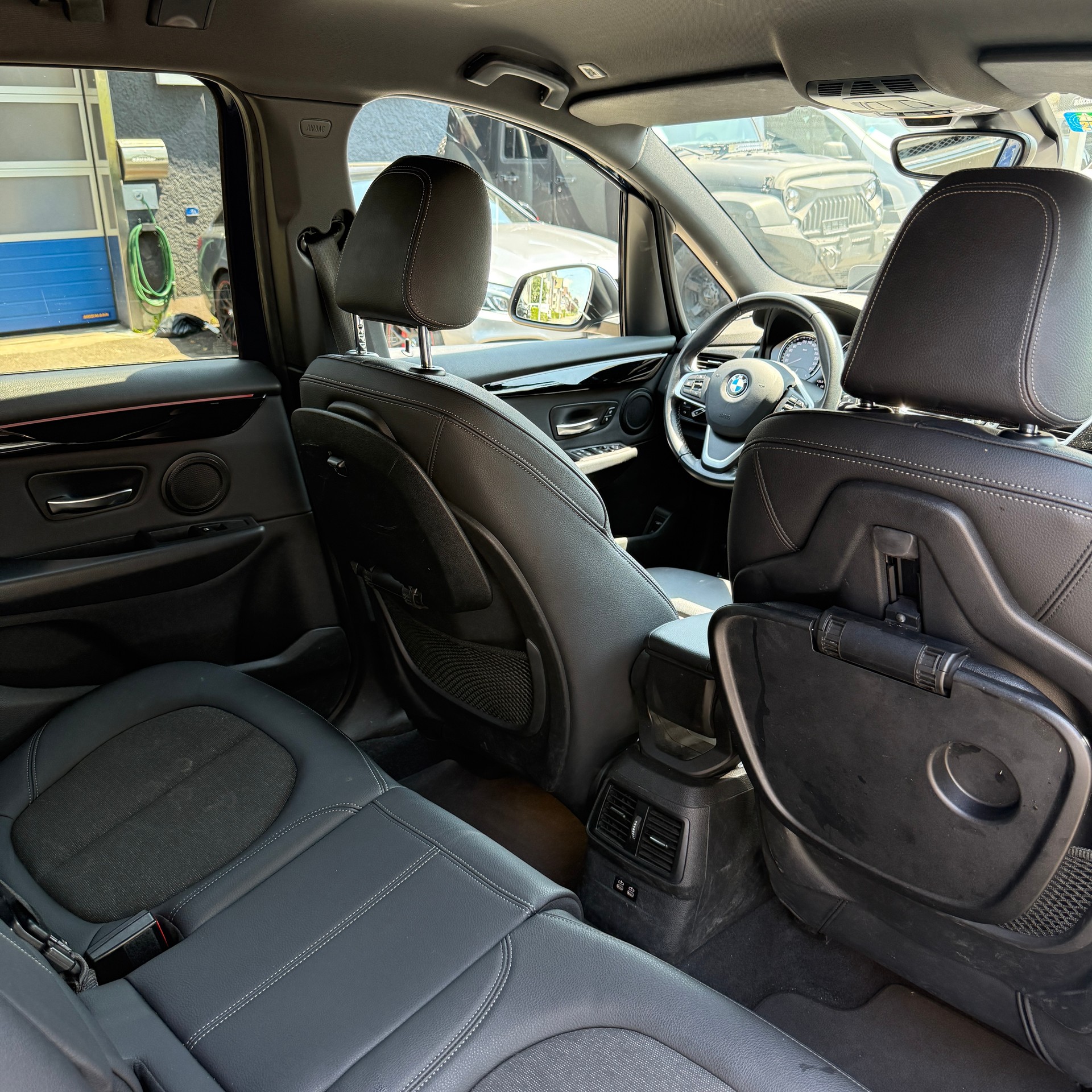 BMW 218i Gran Tourer DKG Sport Line-image-13