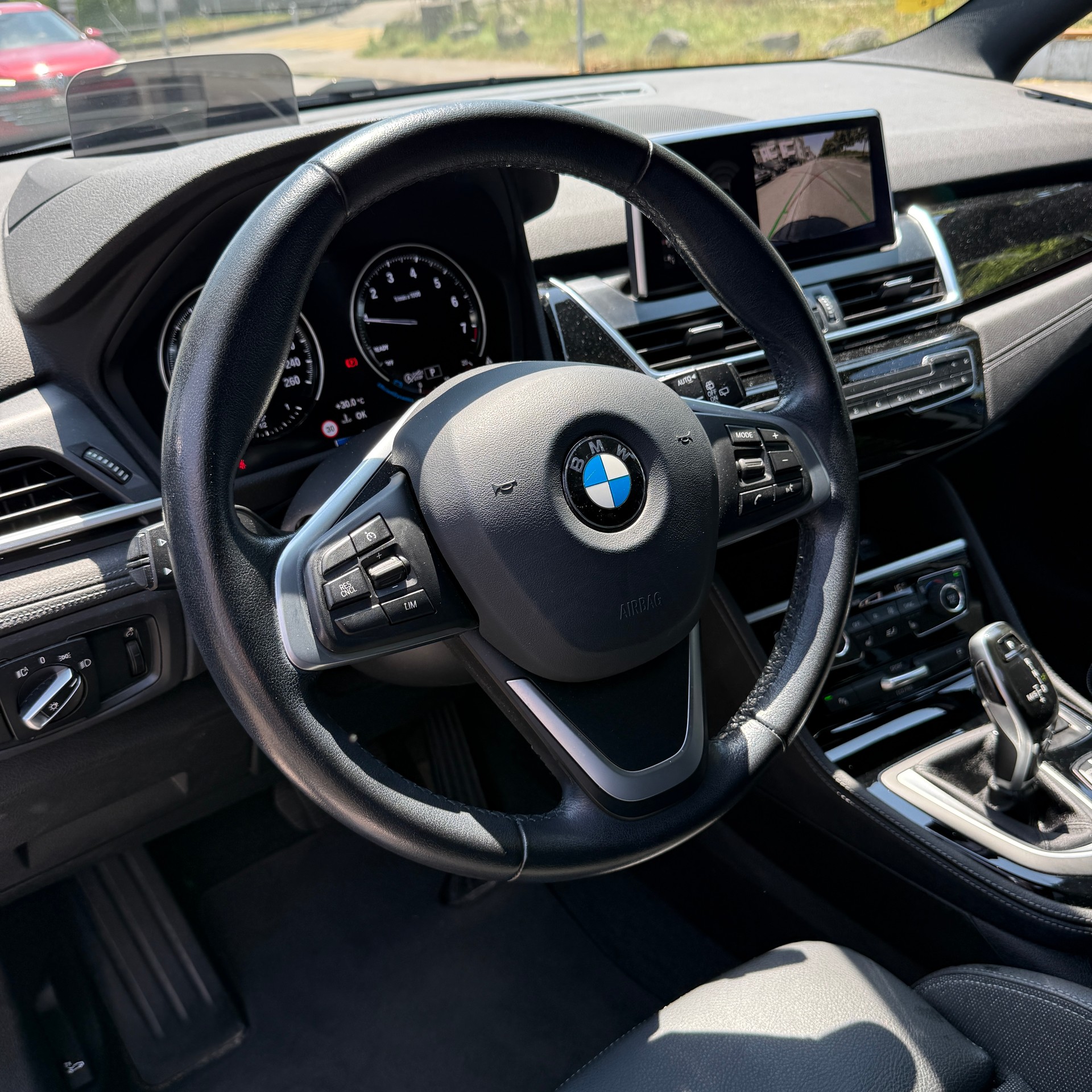 BMW 218i Gran Tourer DKG Sport Line-image-11