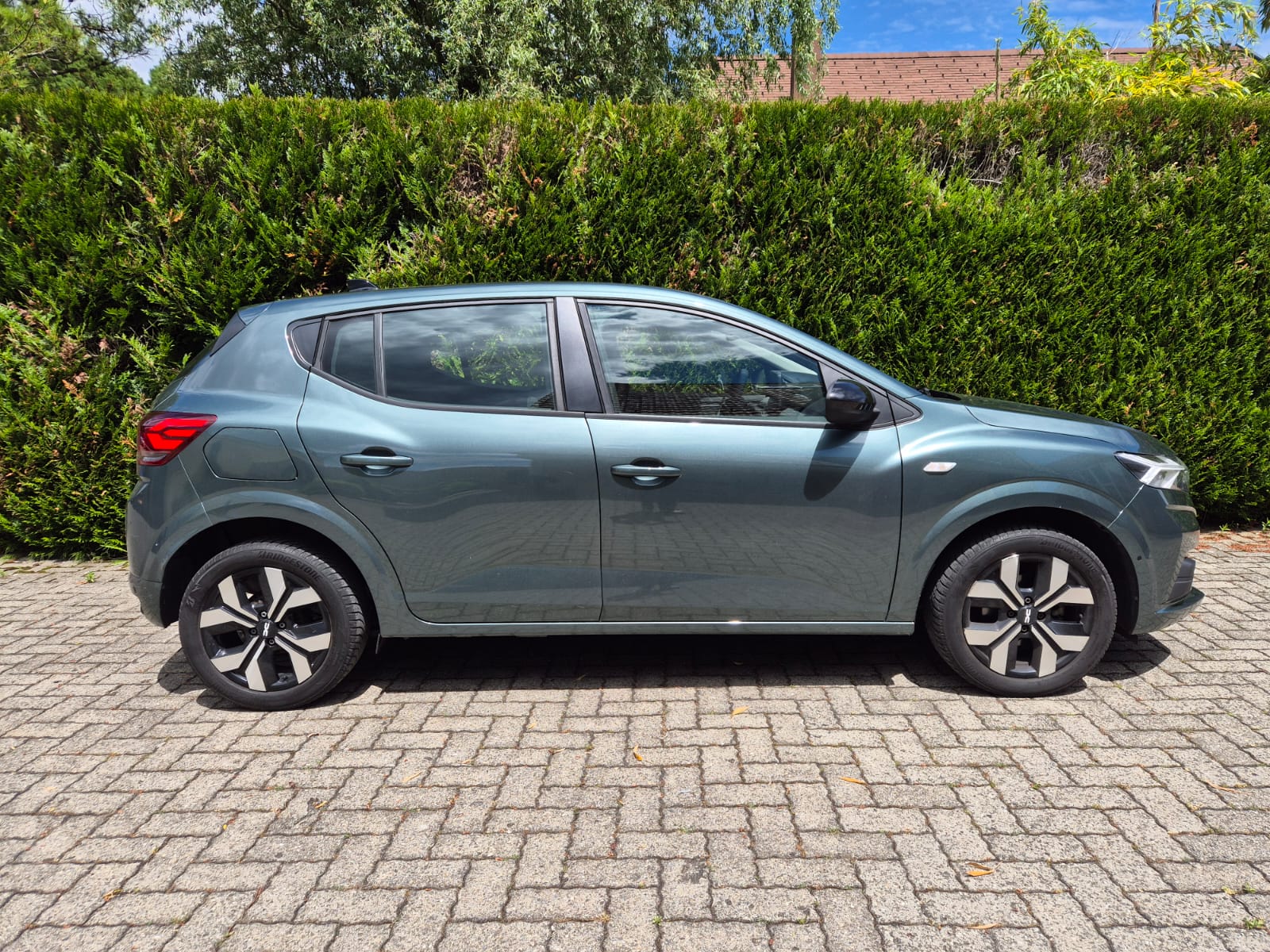 DACIA Sandero TCe 90 Journey CVT-image-2
