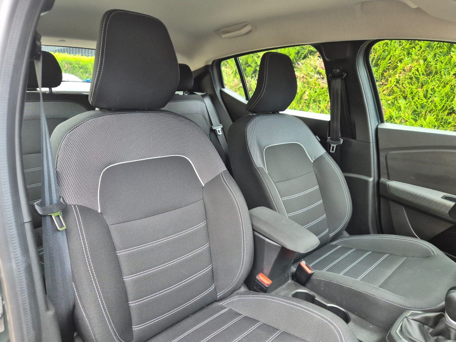 DACIA Sandero TCe 90 Journey CVT-image-12