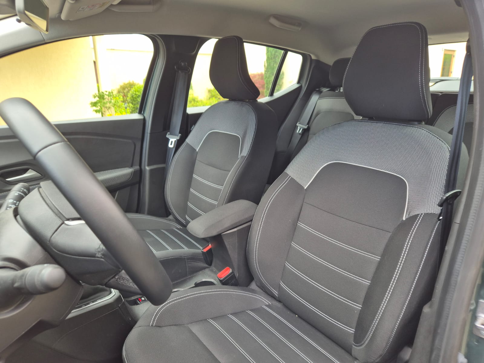 DACIA Sandero TCe 90 Journey CVT-image-10
