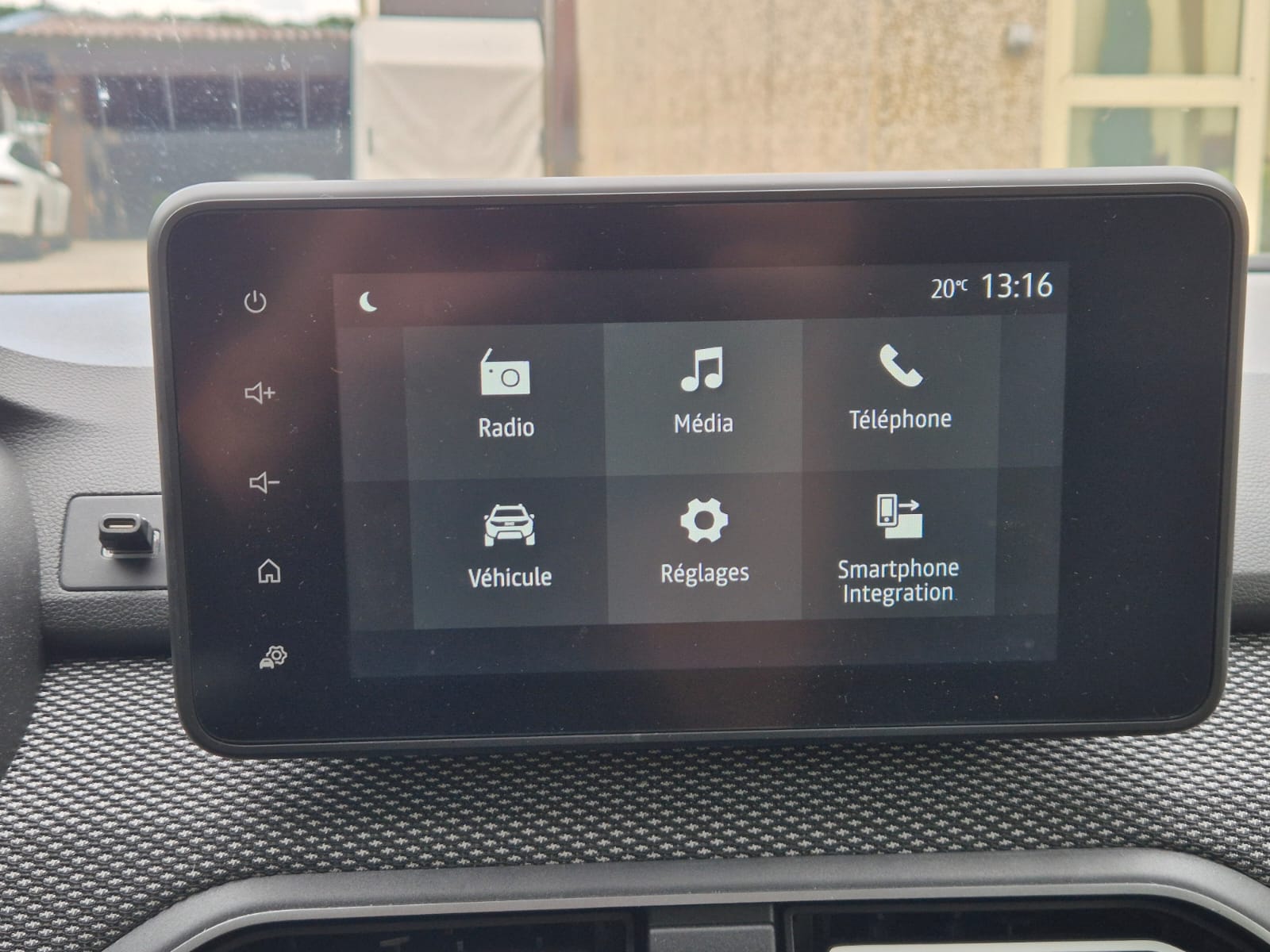 DACIA Sandero TCe 90 Journey CVT-image-24